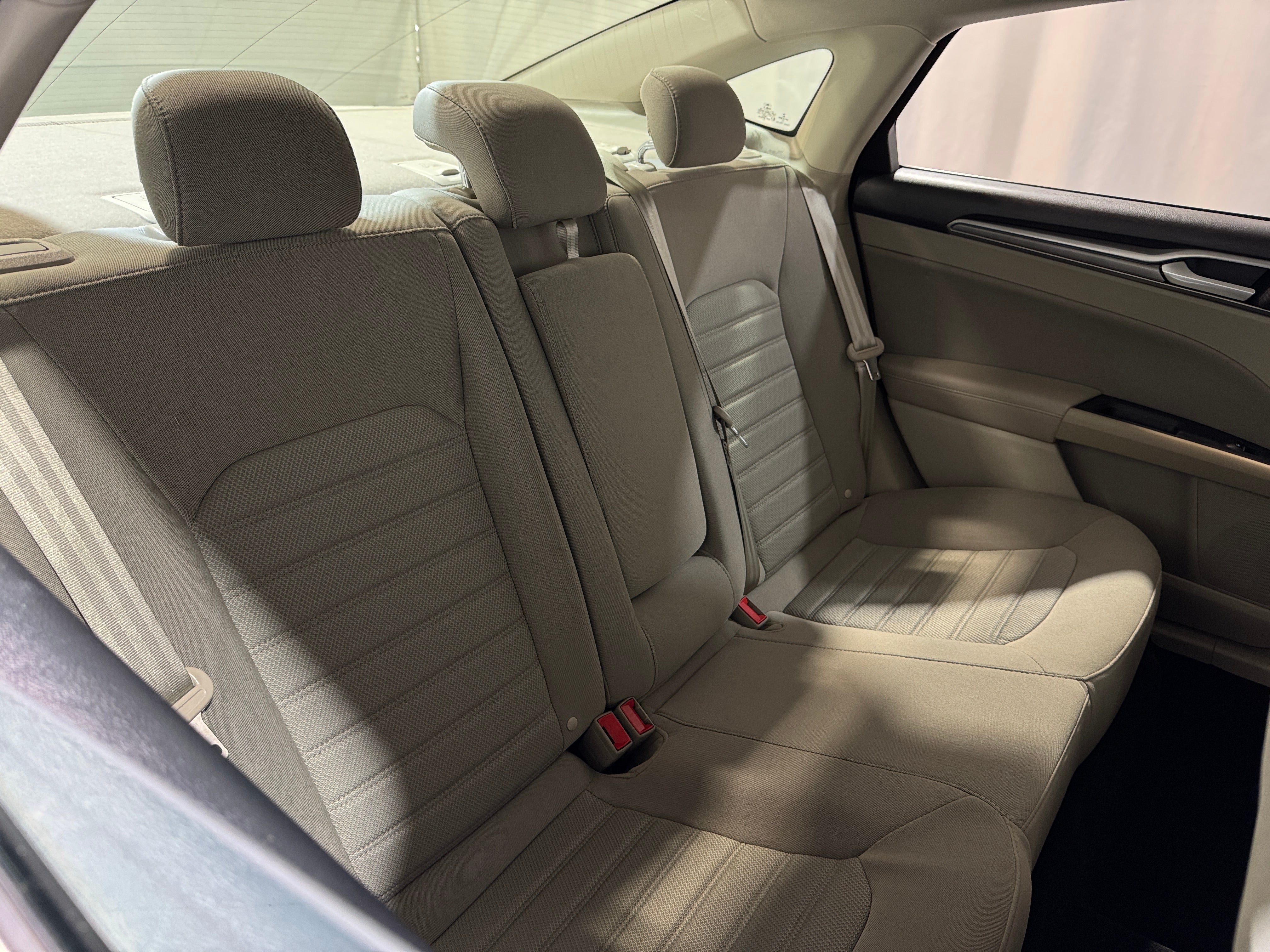 2020 Ford Fusion SE 6
