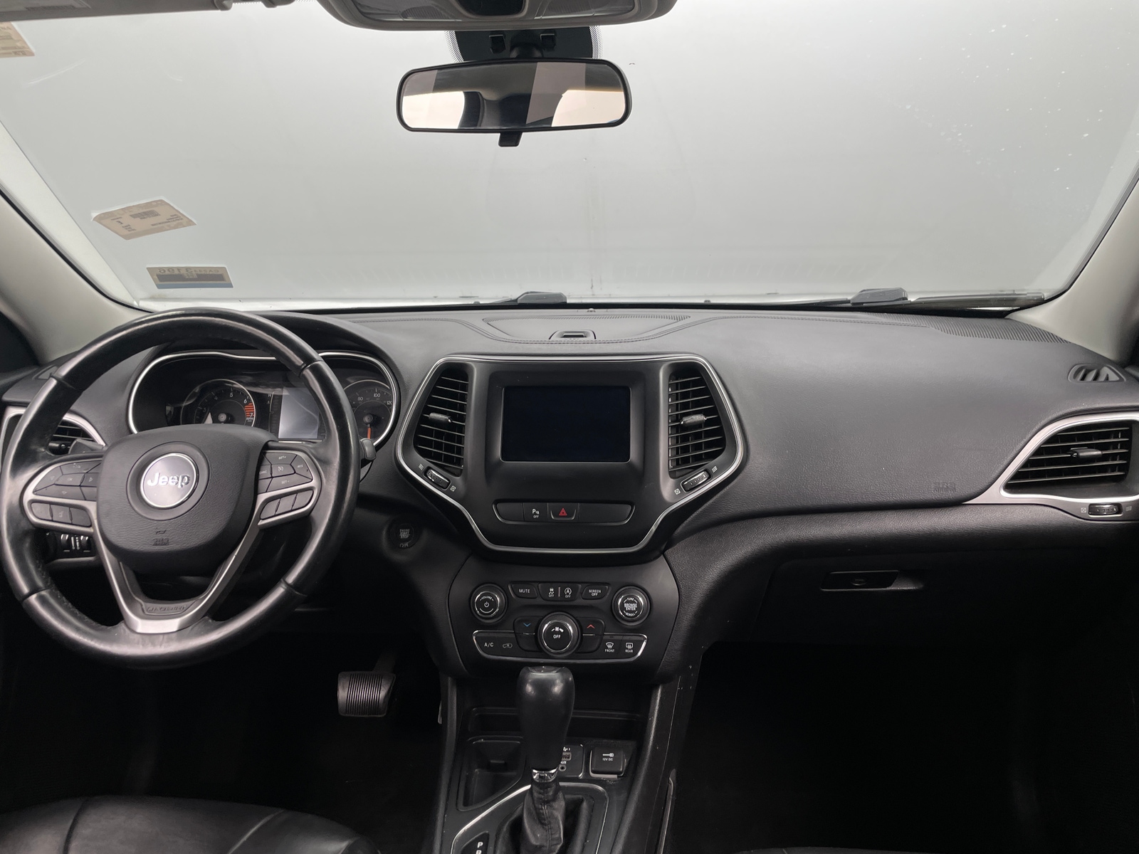 Thumbnail: 2019 Jeep Cherokee - 3