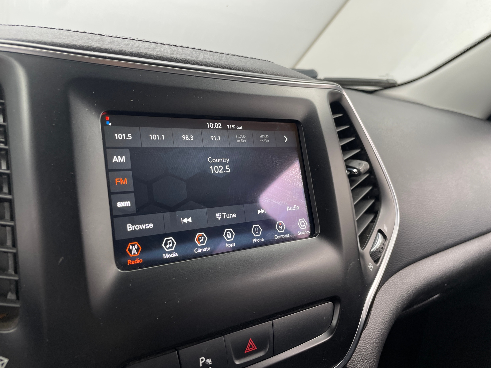 Thumbnail: 2019 Jeep Cherokee - 4