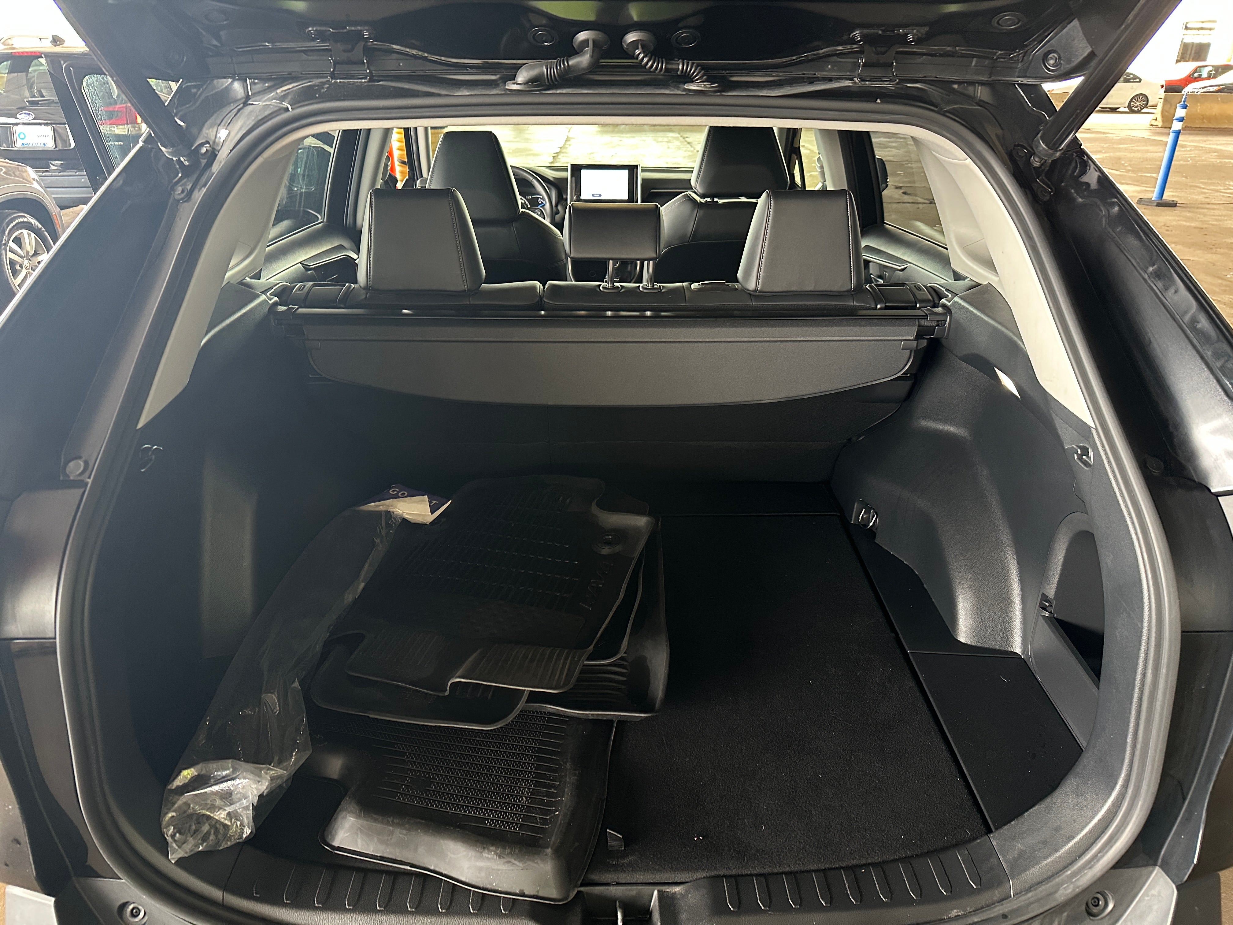 2023 Toyota RAV4 XLE Premium 7