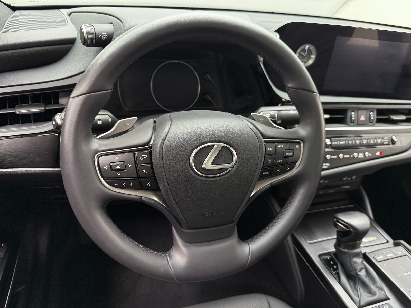 Thumbnail: 2022 Lexus ES - 4