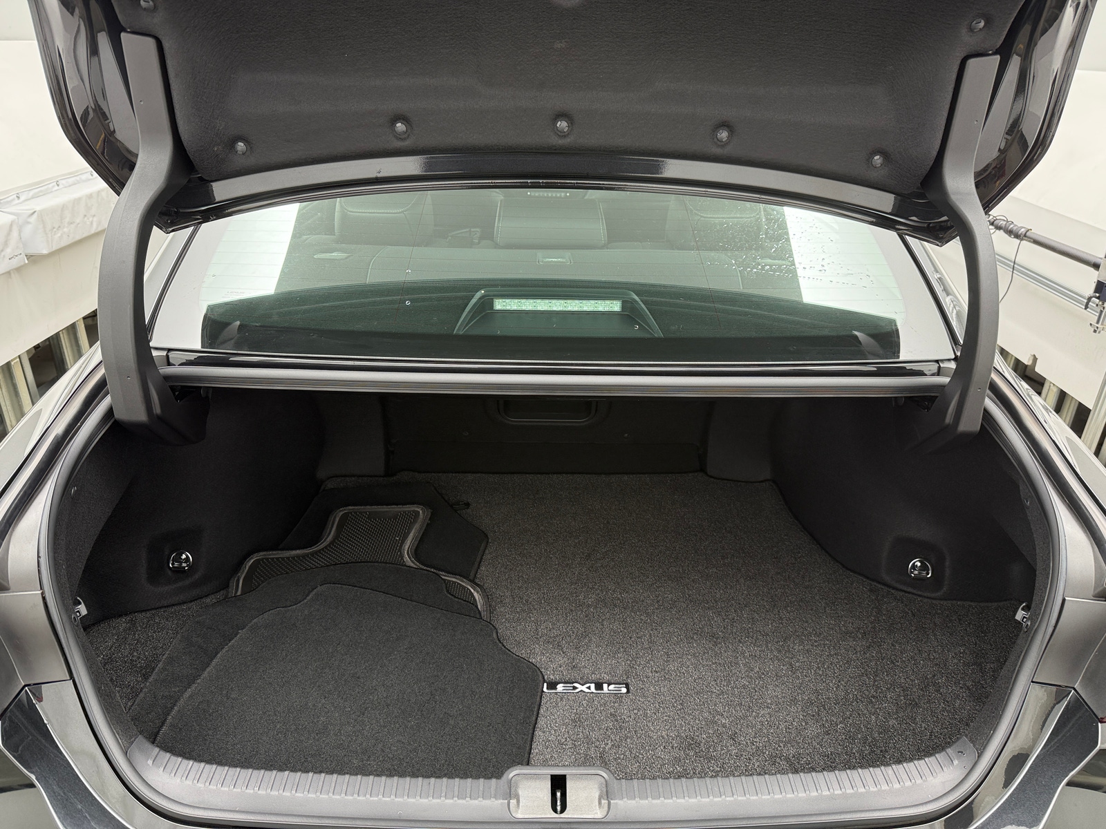 Thumbnail: 2022 Lexus ES - 6