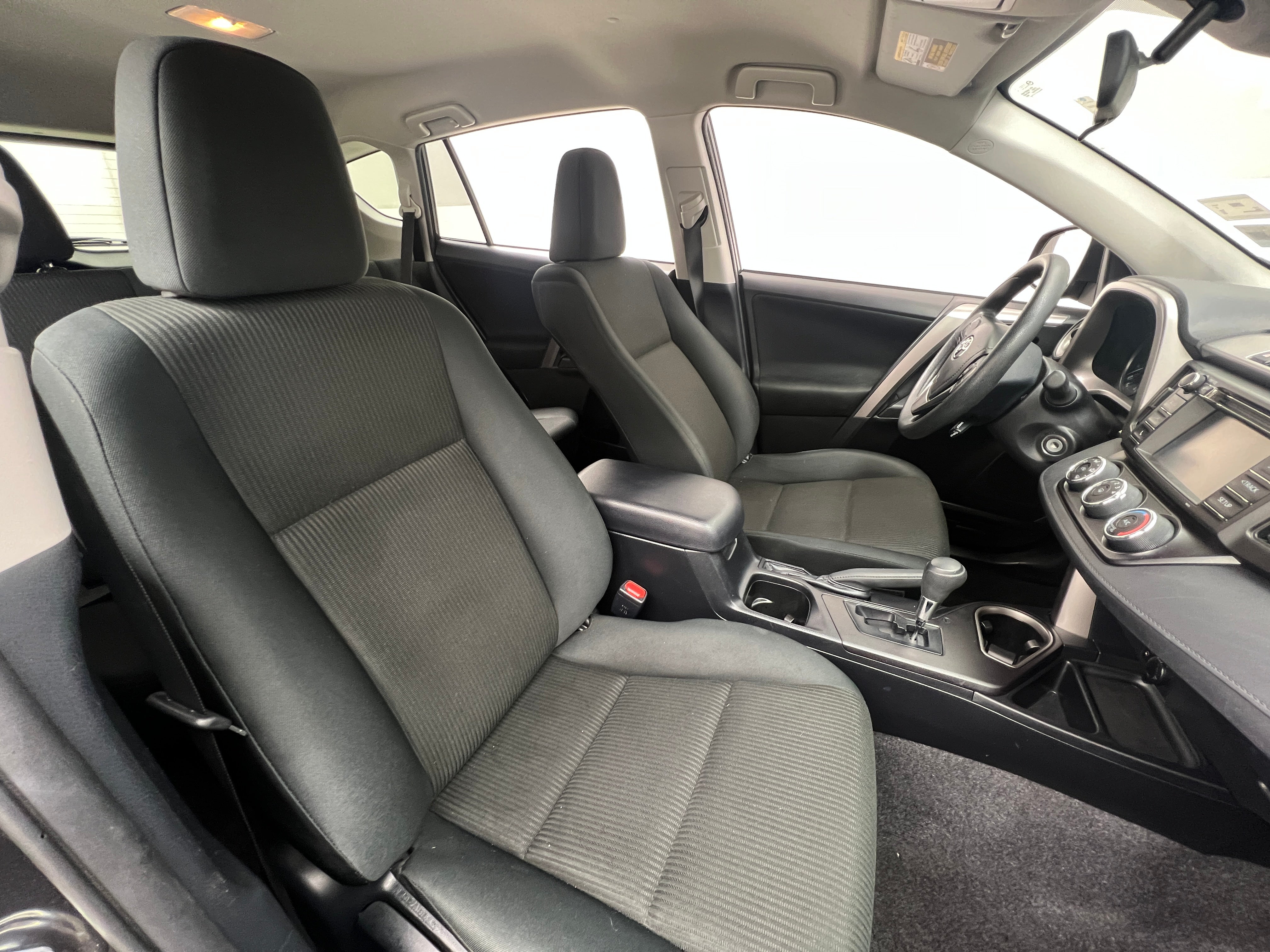 2018 Toyota RAV4 LE 2