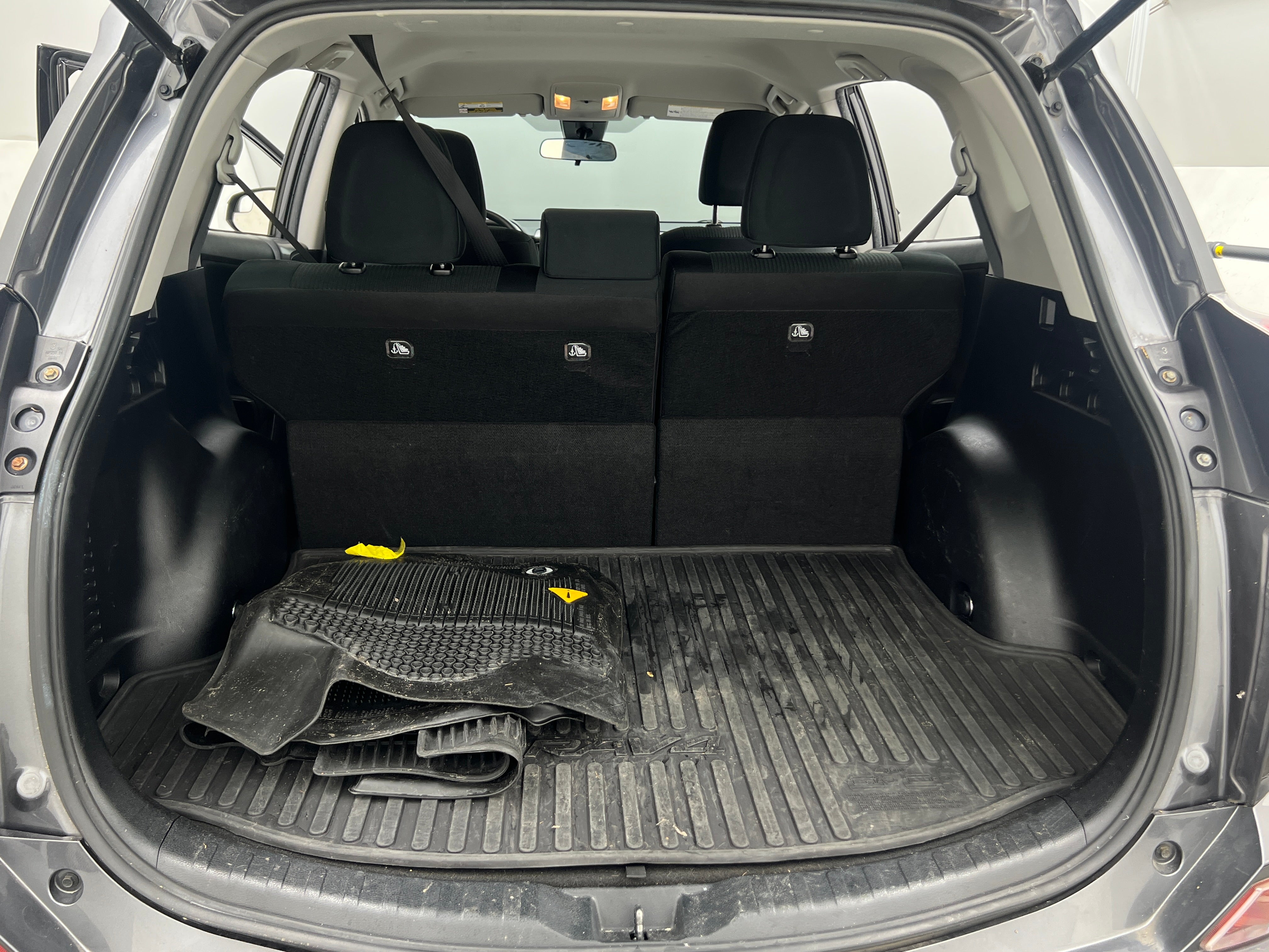 2018 Toyota RAV4 LE 7