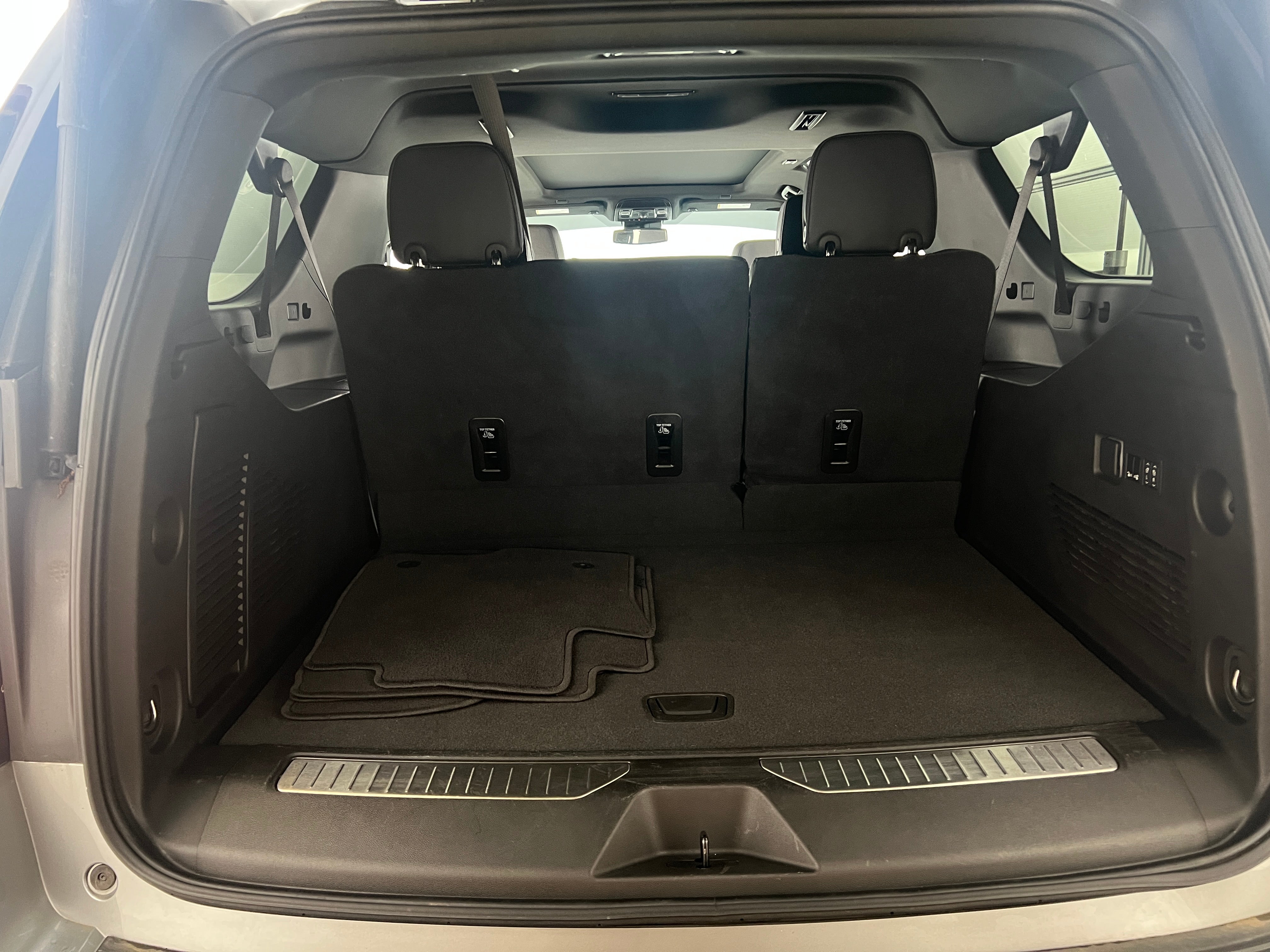 2024 Chevrolet Suburban Z71 6