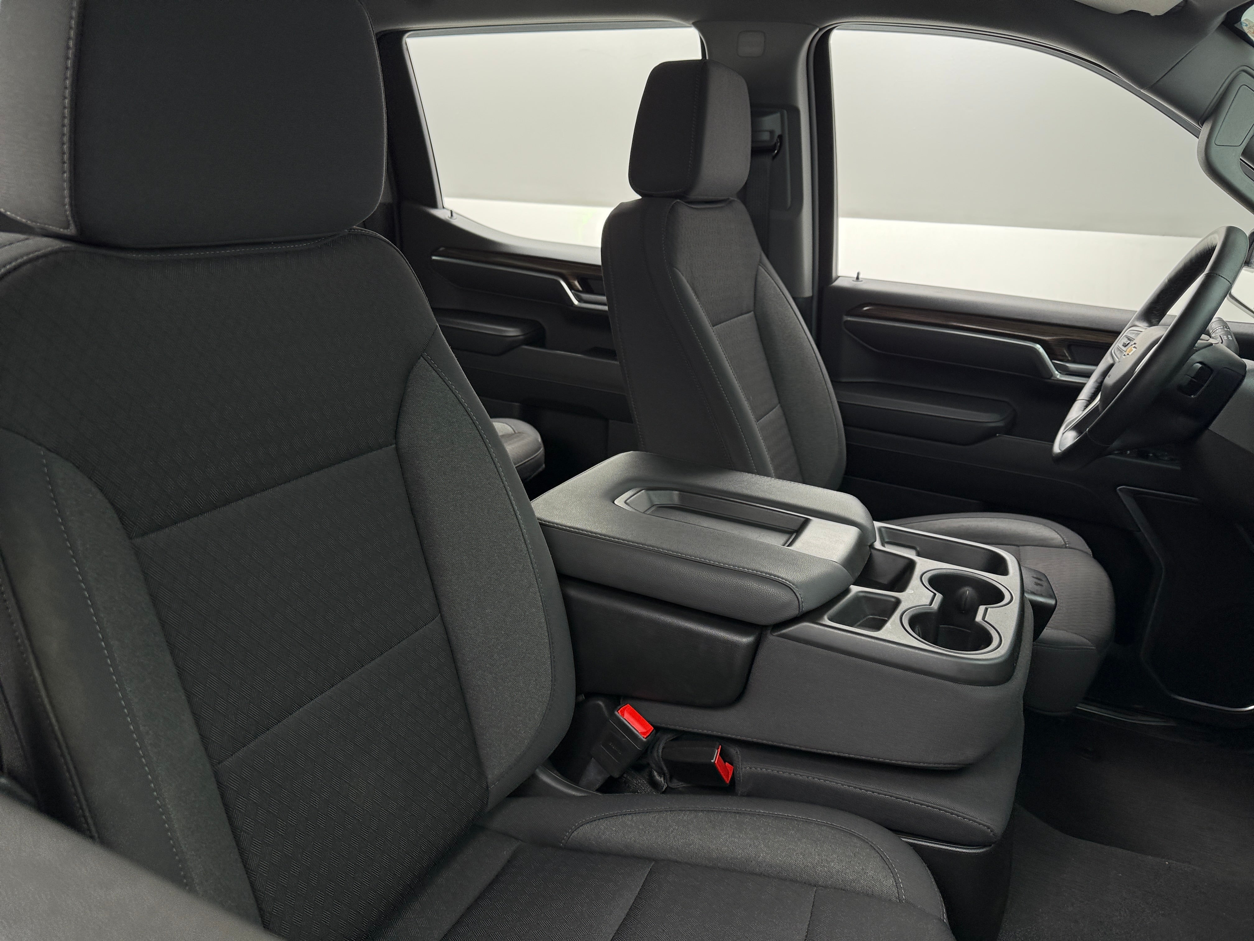 2025 Chevrolet Silverado 1500 LT 2
