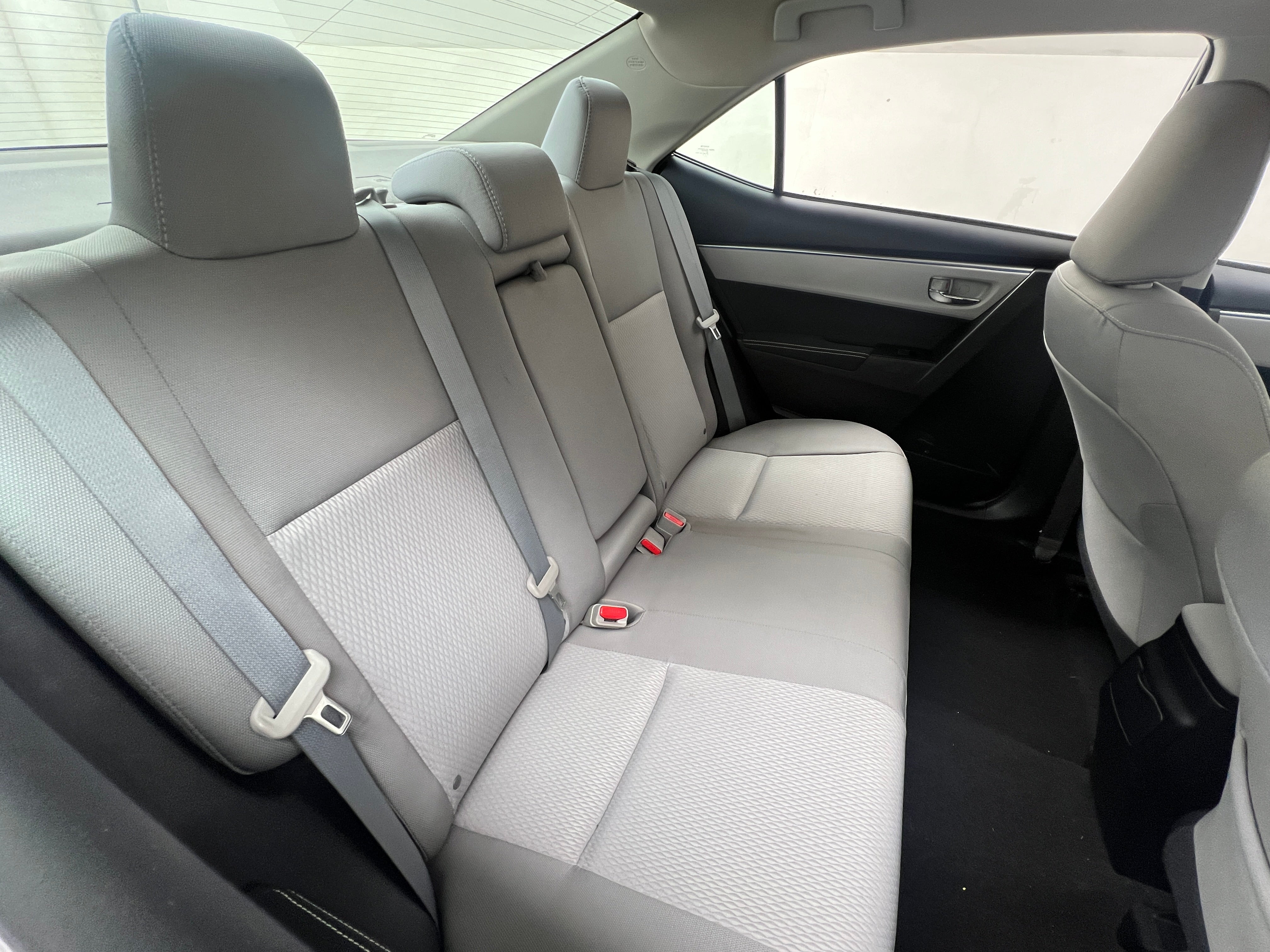 2015 Toyota Corolla LE 6