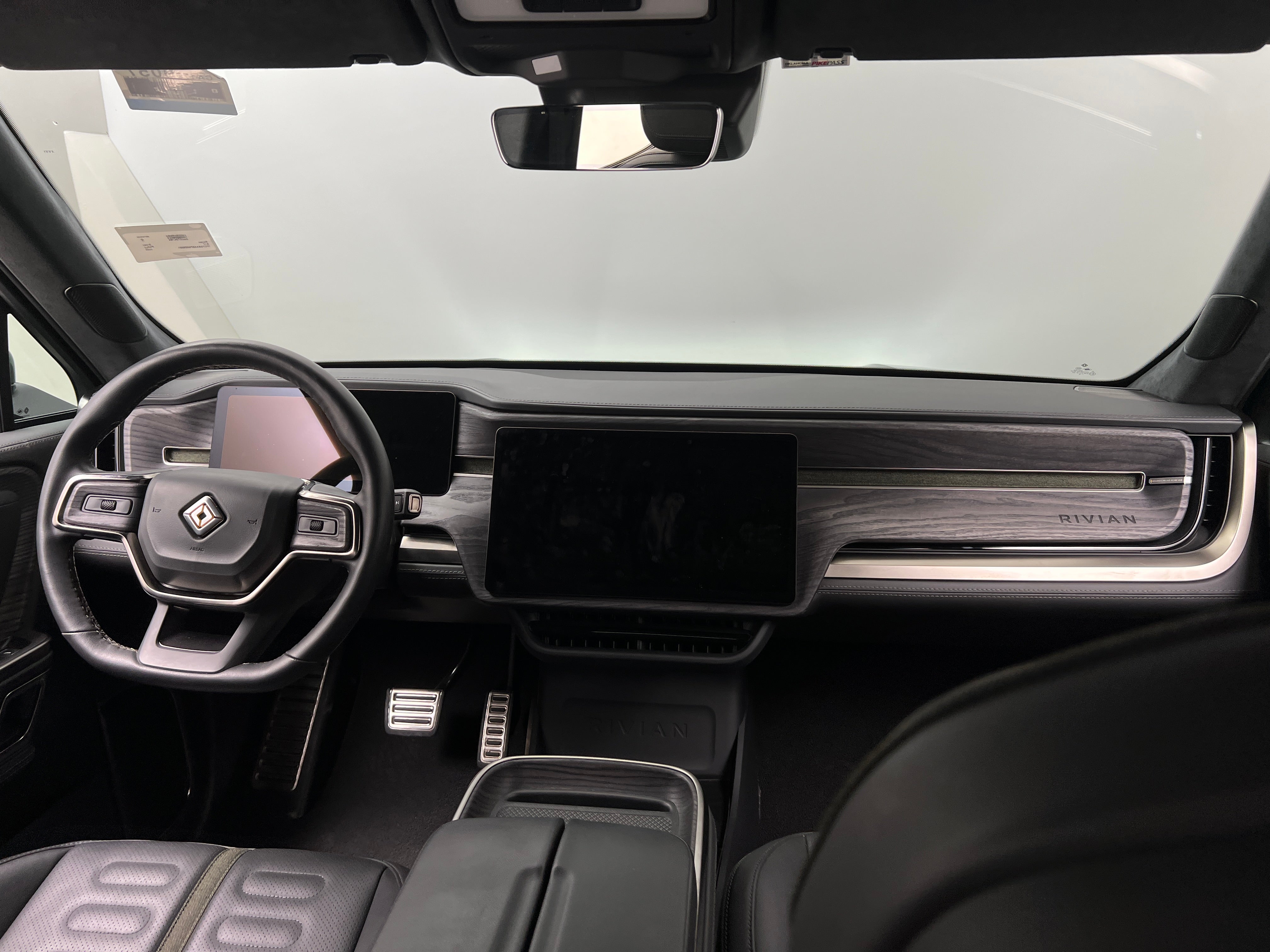 2023 Rivian R1T Adventure 2