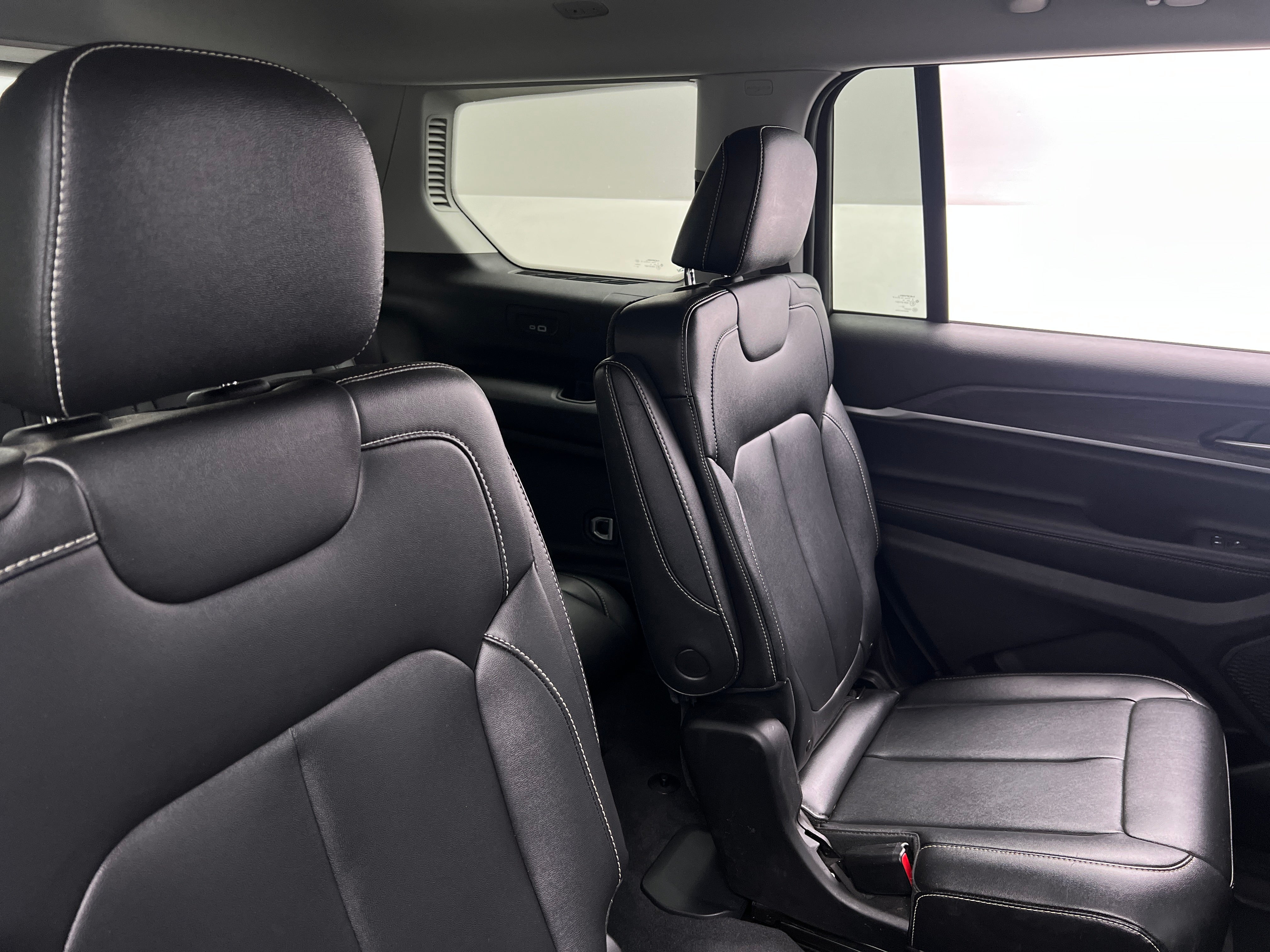 2023 Jeep Grand Cherokee L Limited Edition 5