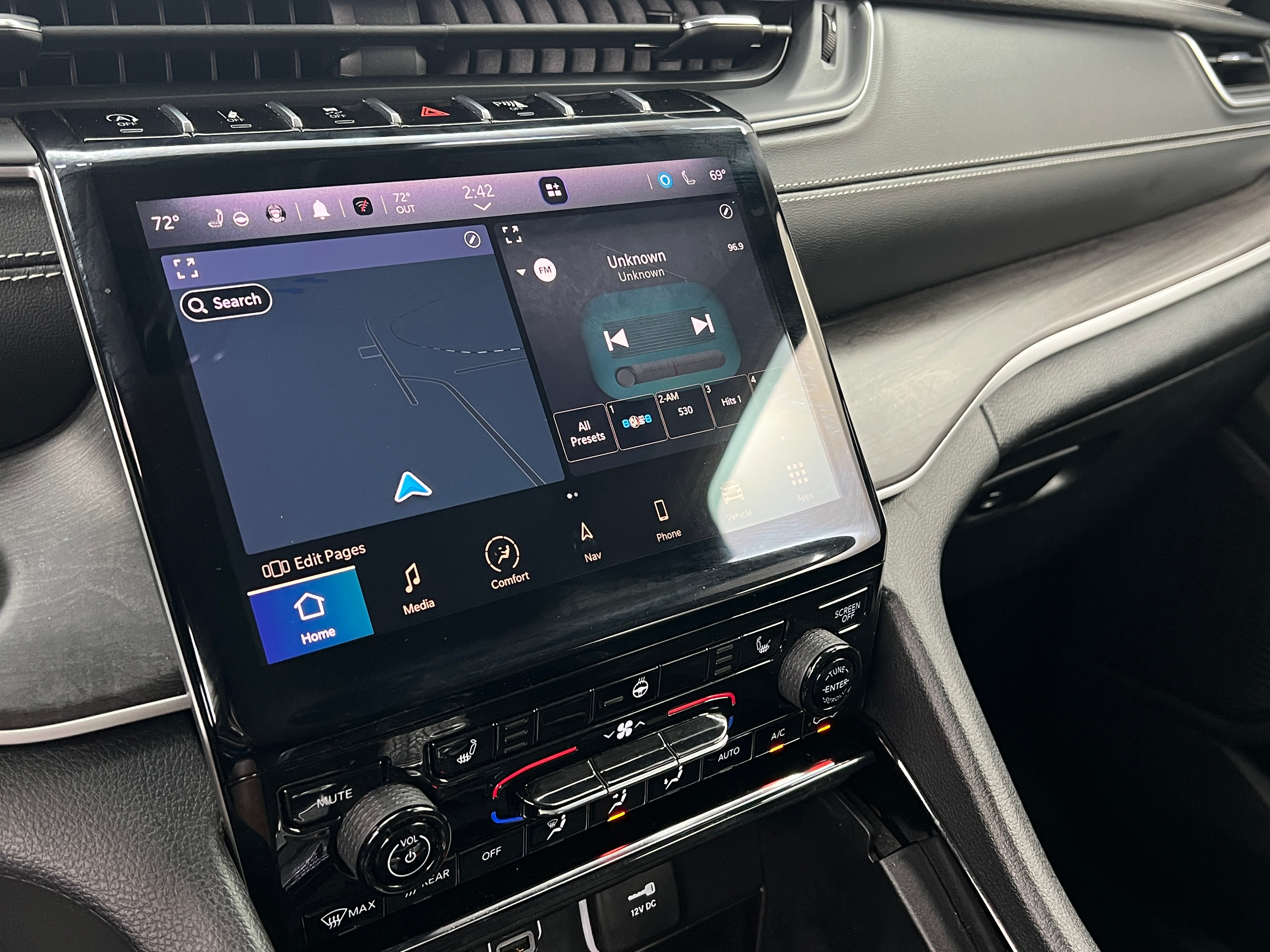 2023 Jeep Grand Cherokee L Limited Edition 3