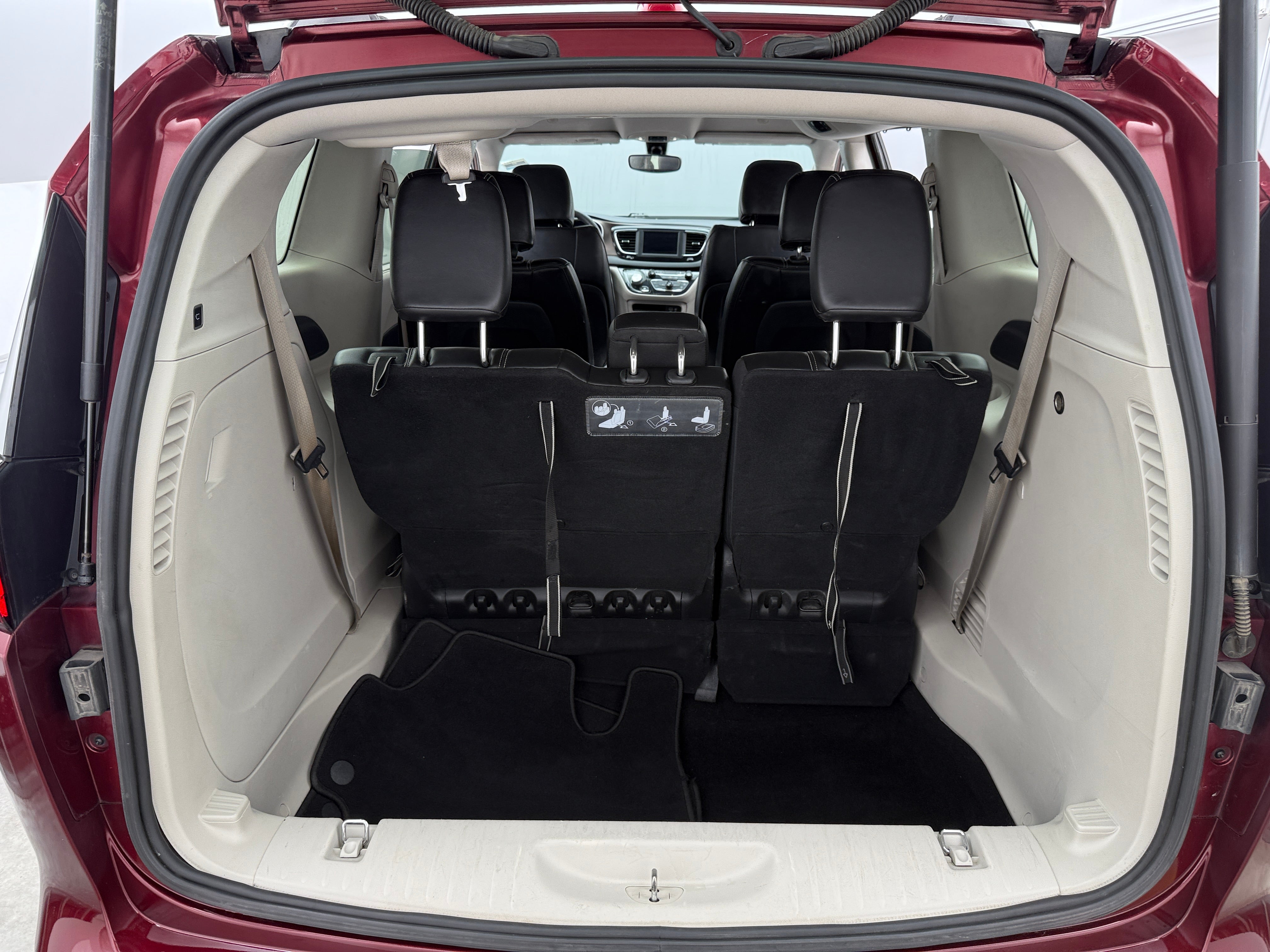2020 Chrysler Voyager LXi 6