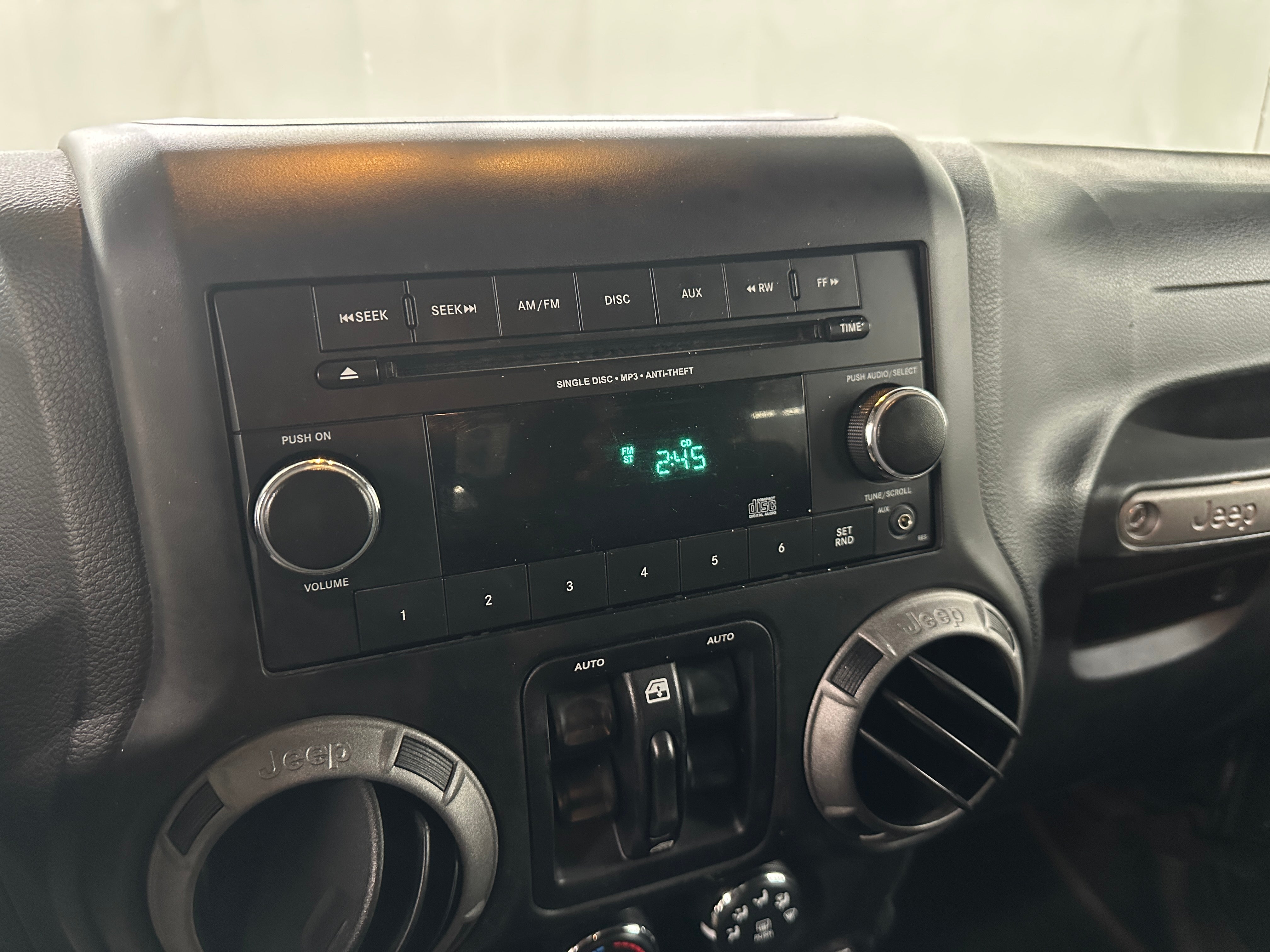 2016 Jeep Wrangler Unlimited Sport 4