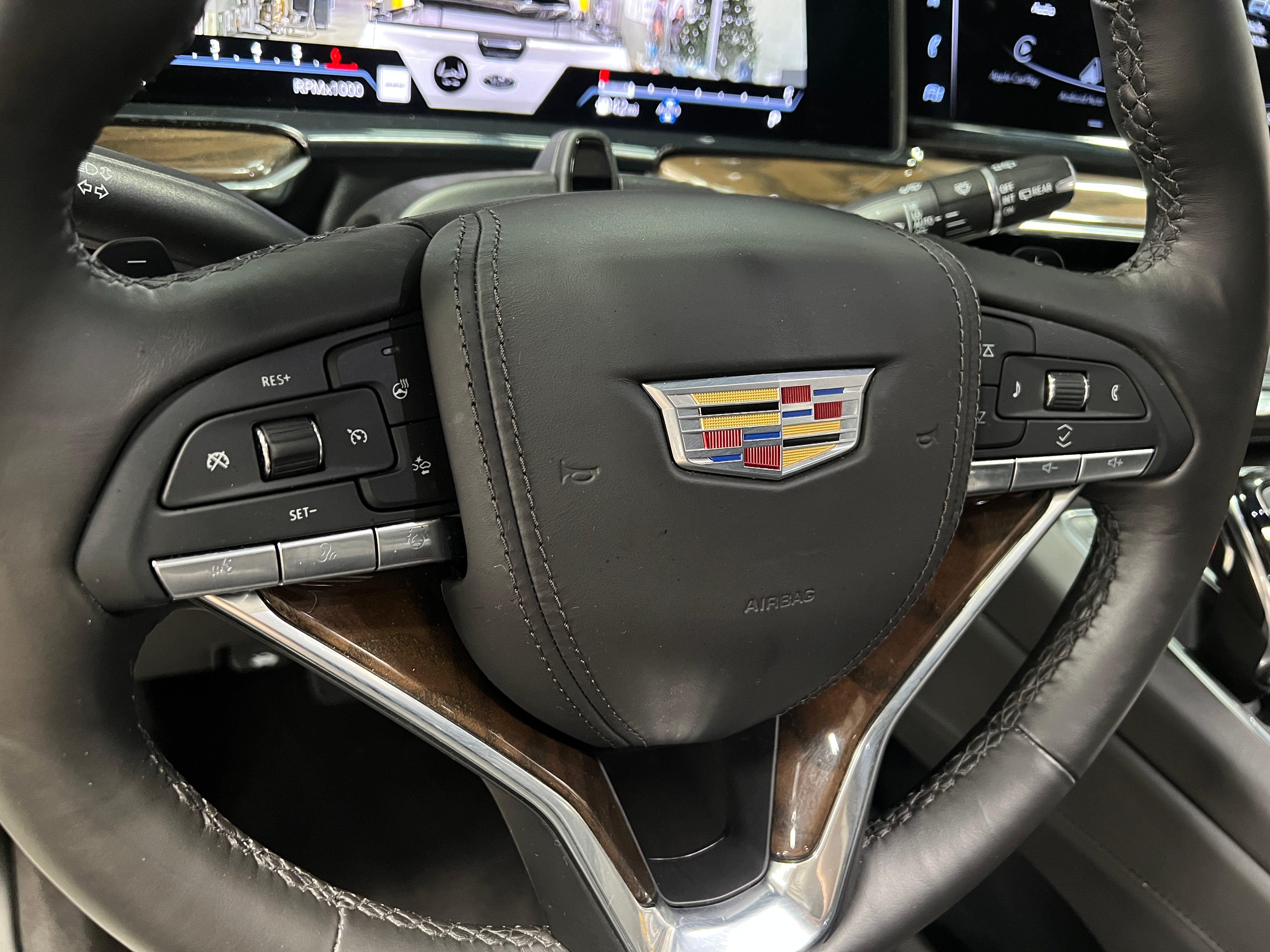 2024 Cadillac Escalade Premium Luxury Platinum 4