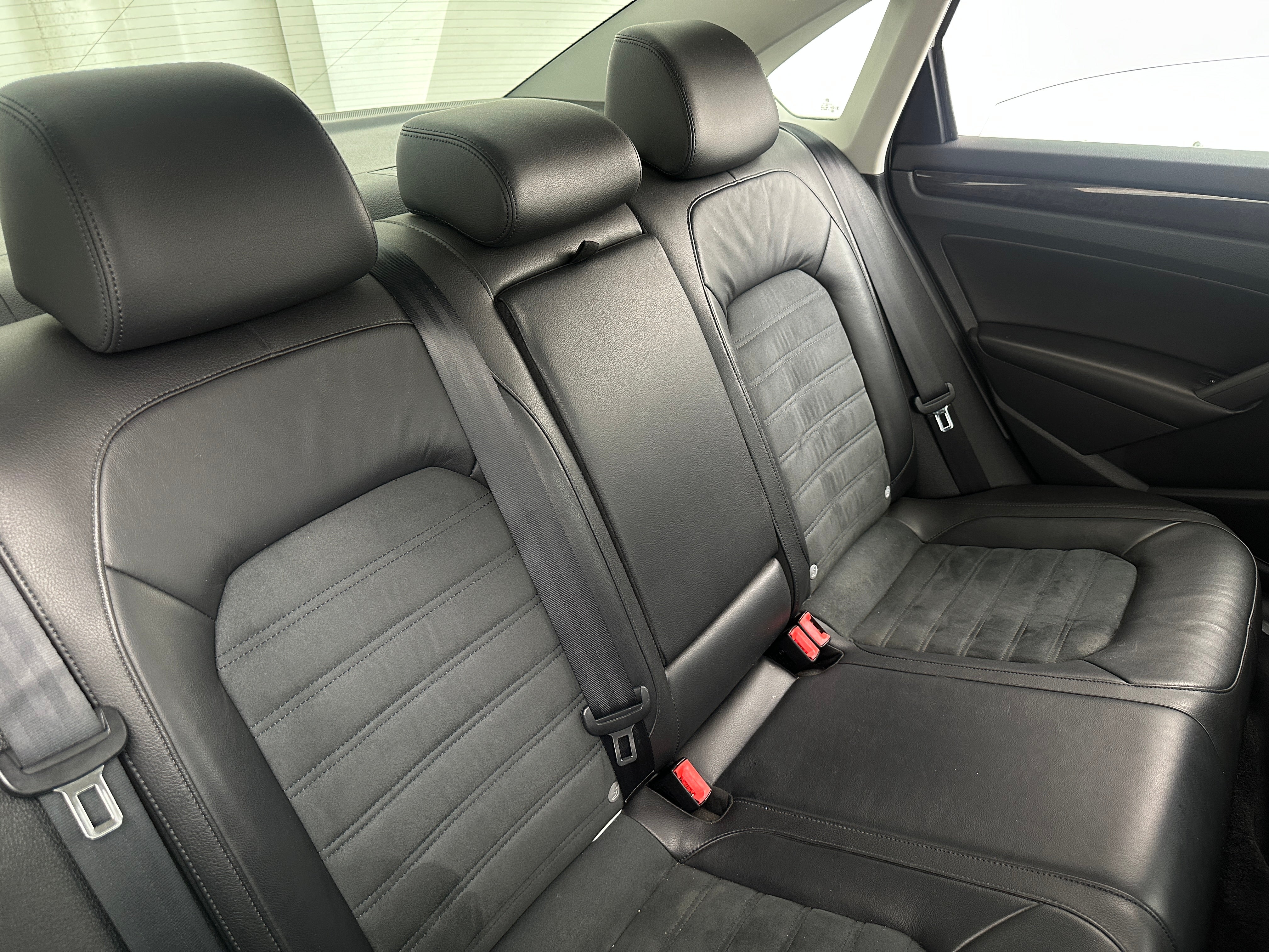 2014 Volkswagen Passat SEL 5