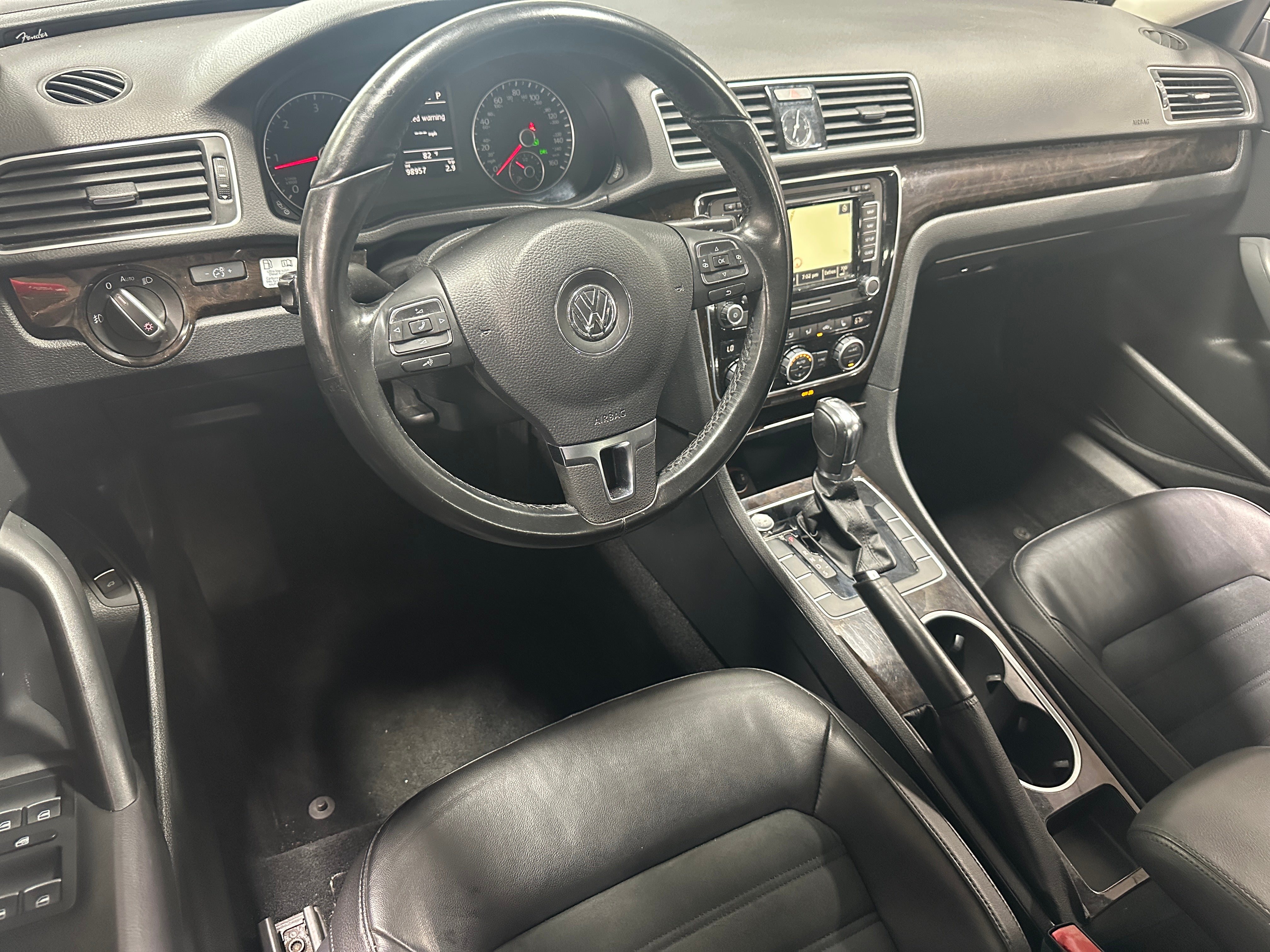 2014 Volkswagen Passat SEL 2