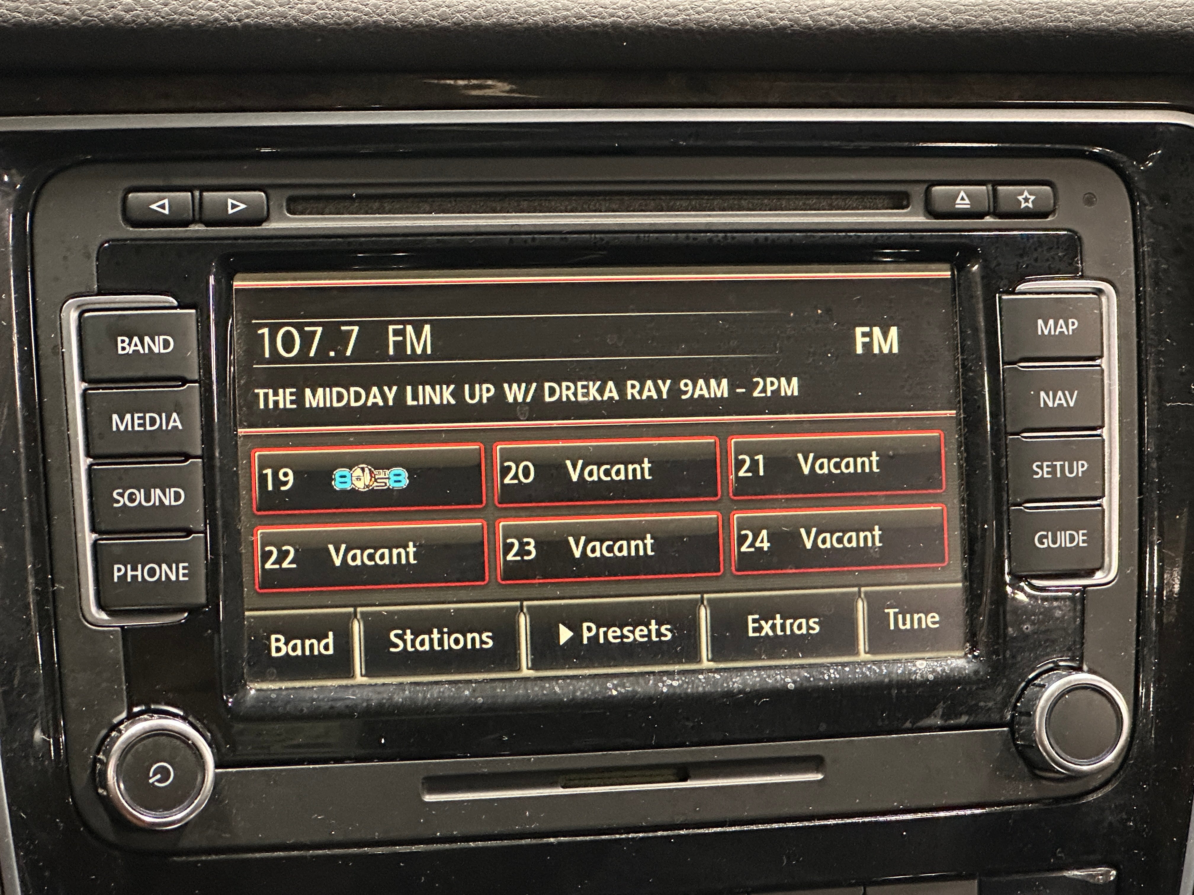 2014 Volkswagen Passat SEL 3