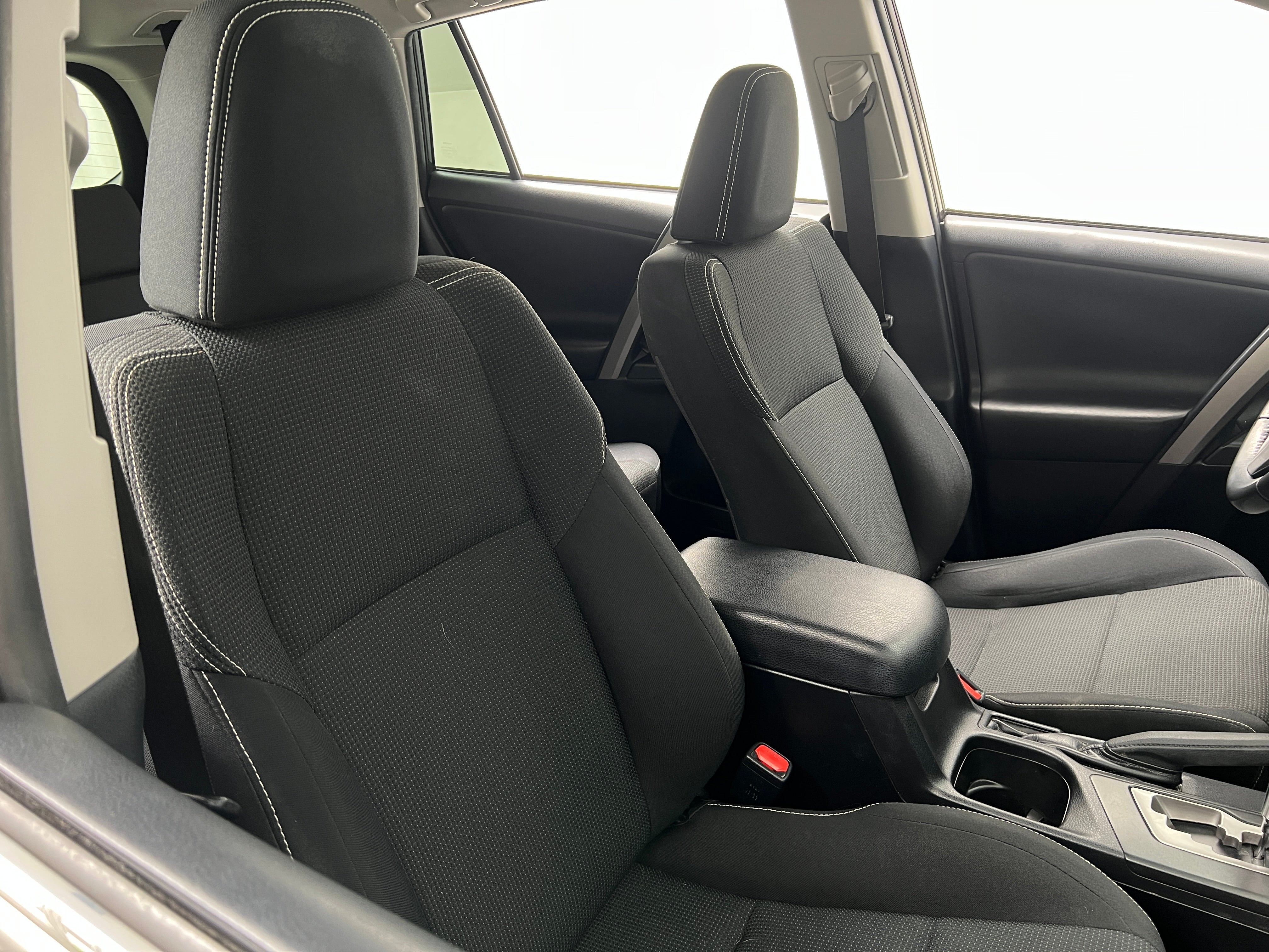 2017 Toyota RAV4 XLE 2