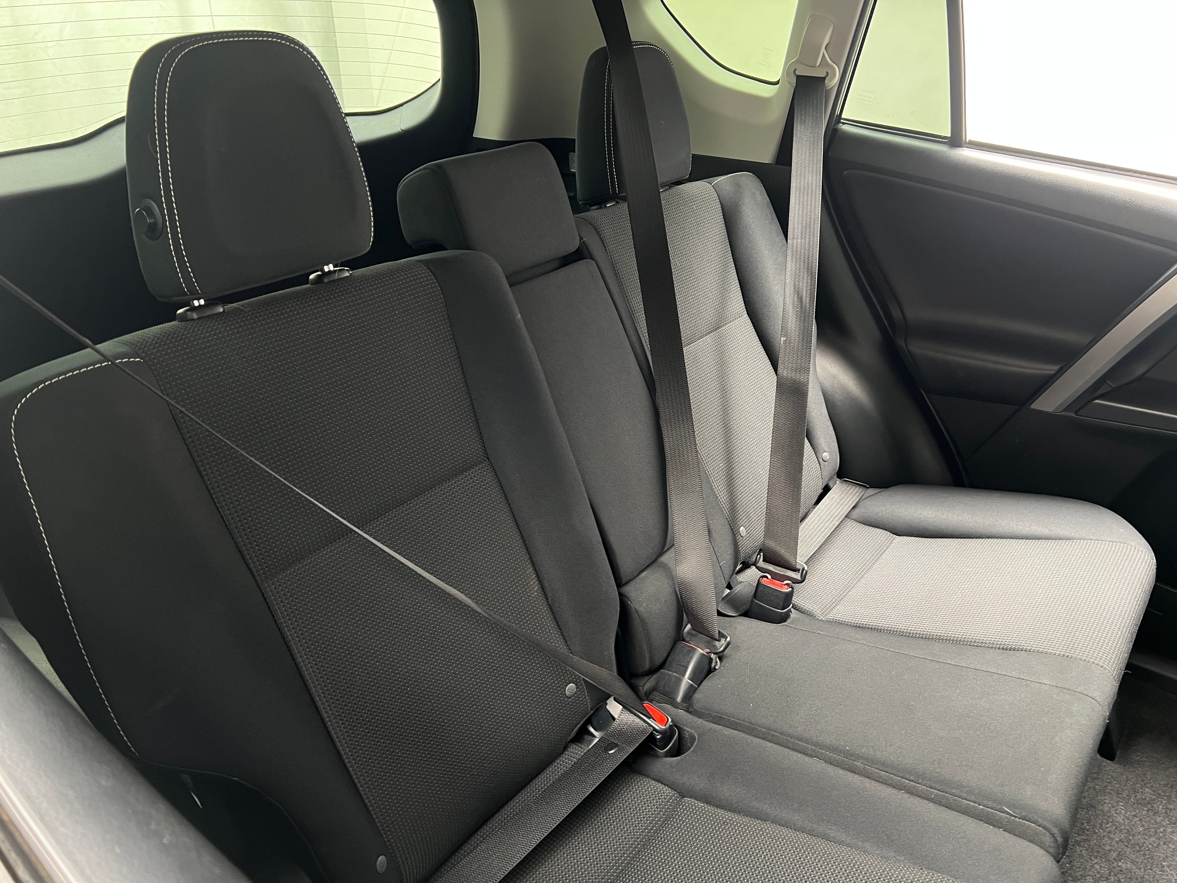 2017 Toyota RAV4 XLE 6