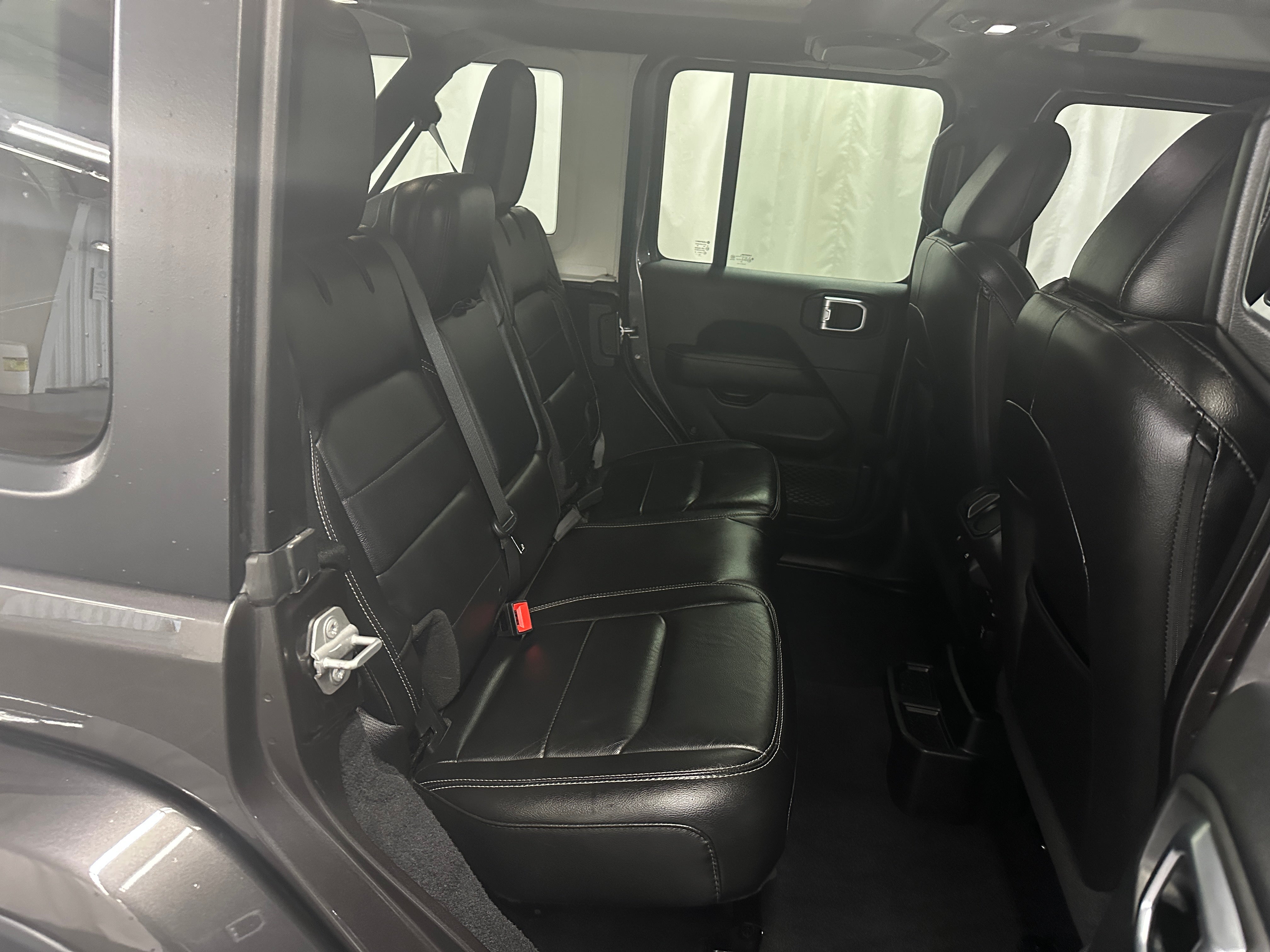 2018 Jeep Wrangler Unlimited Sahara 5