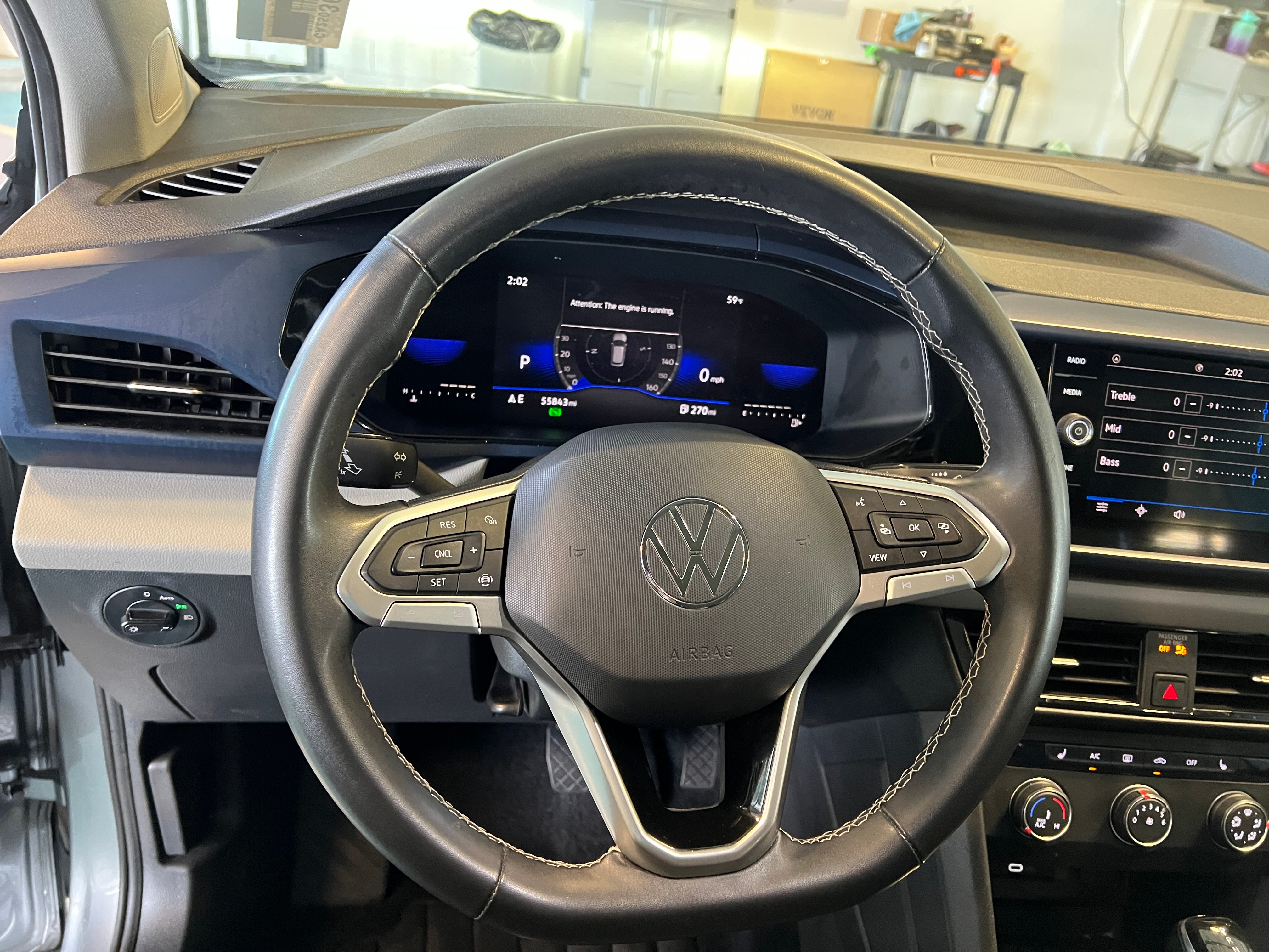 2022 Volkswagen Taos SE 4