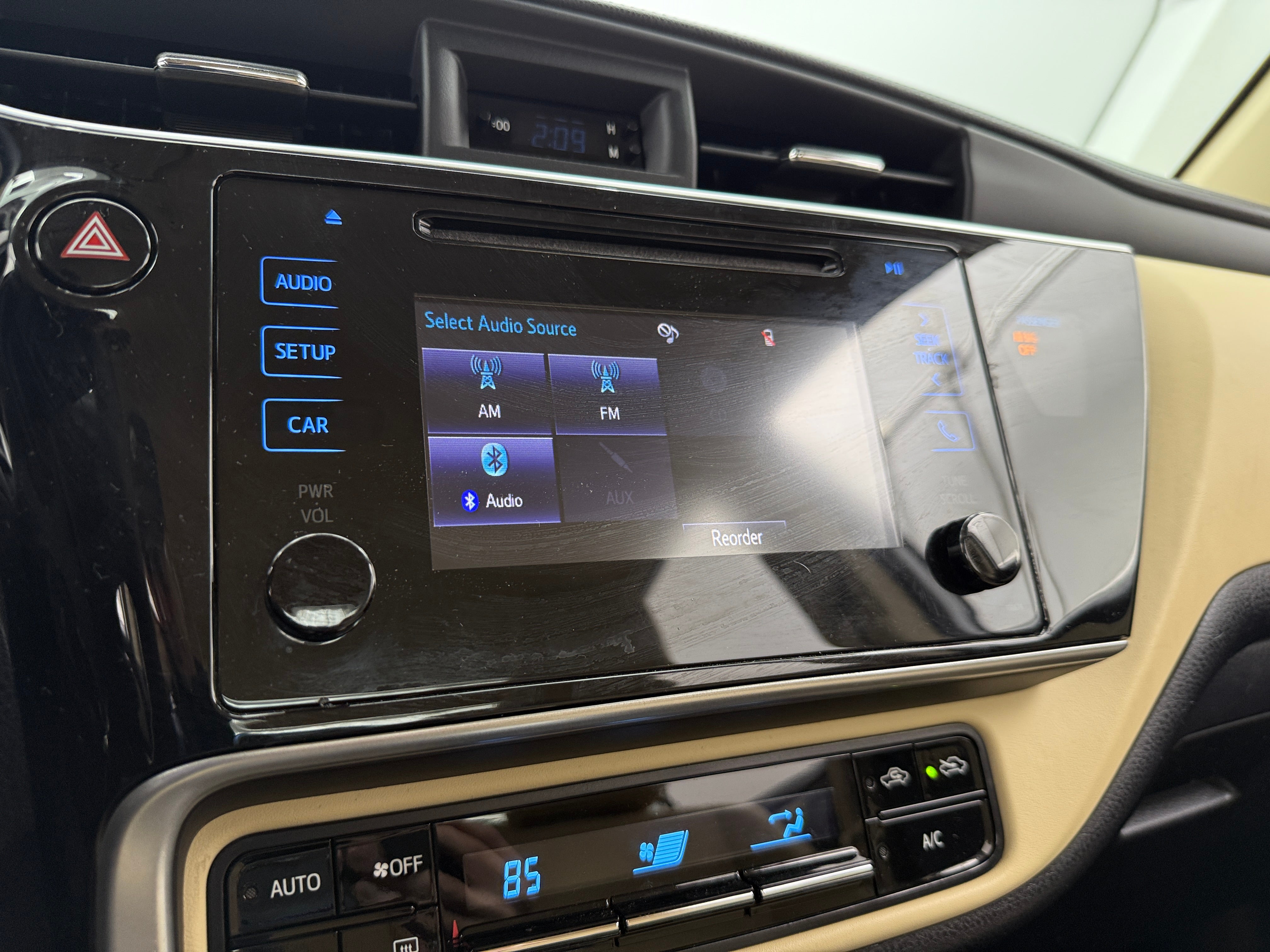 2019 Toyota Corolla LE 4