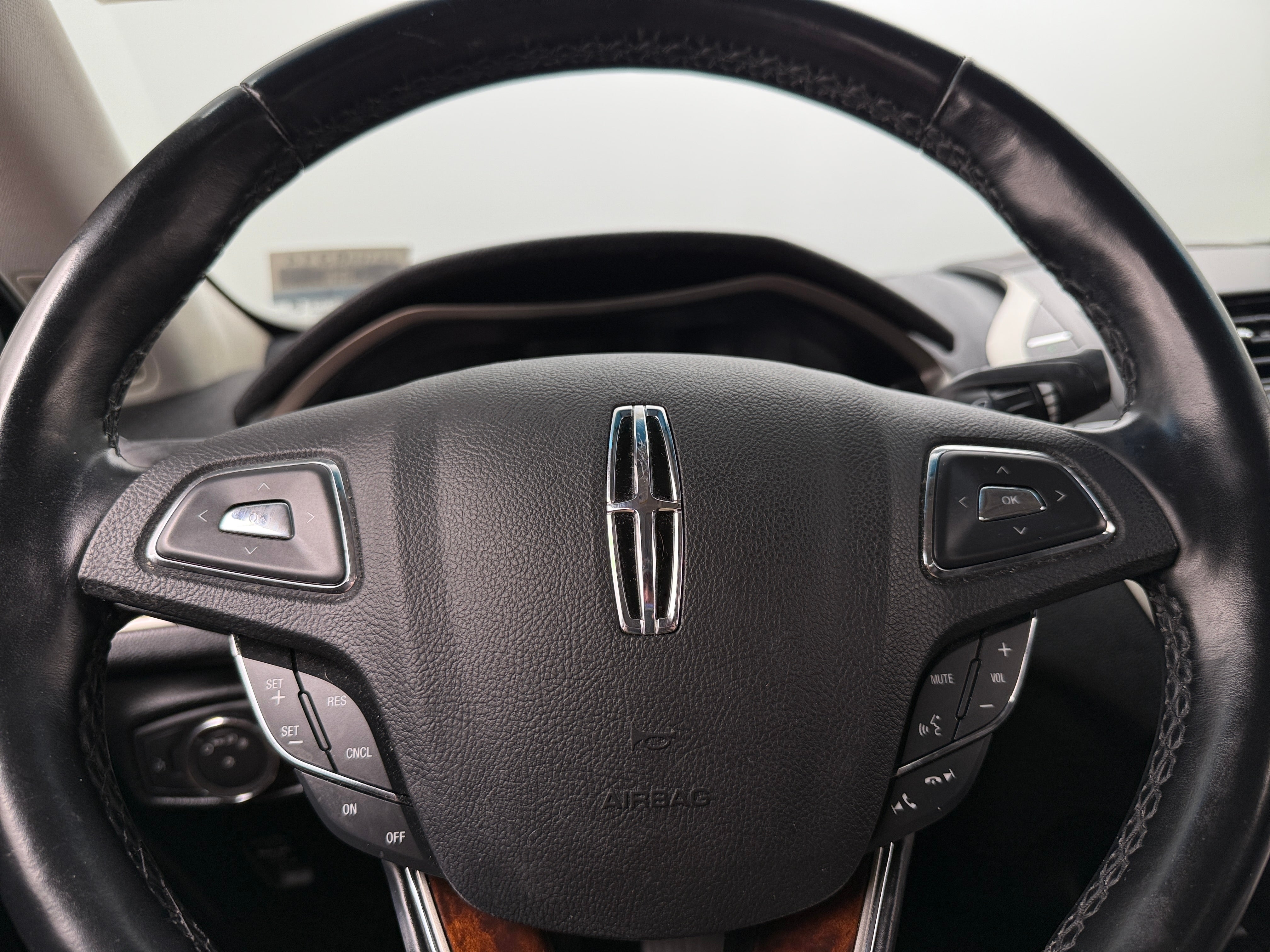 2016 Lincoln MKZ Base 4