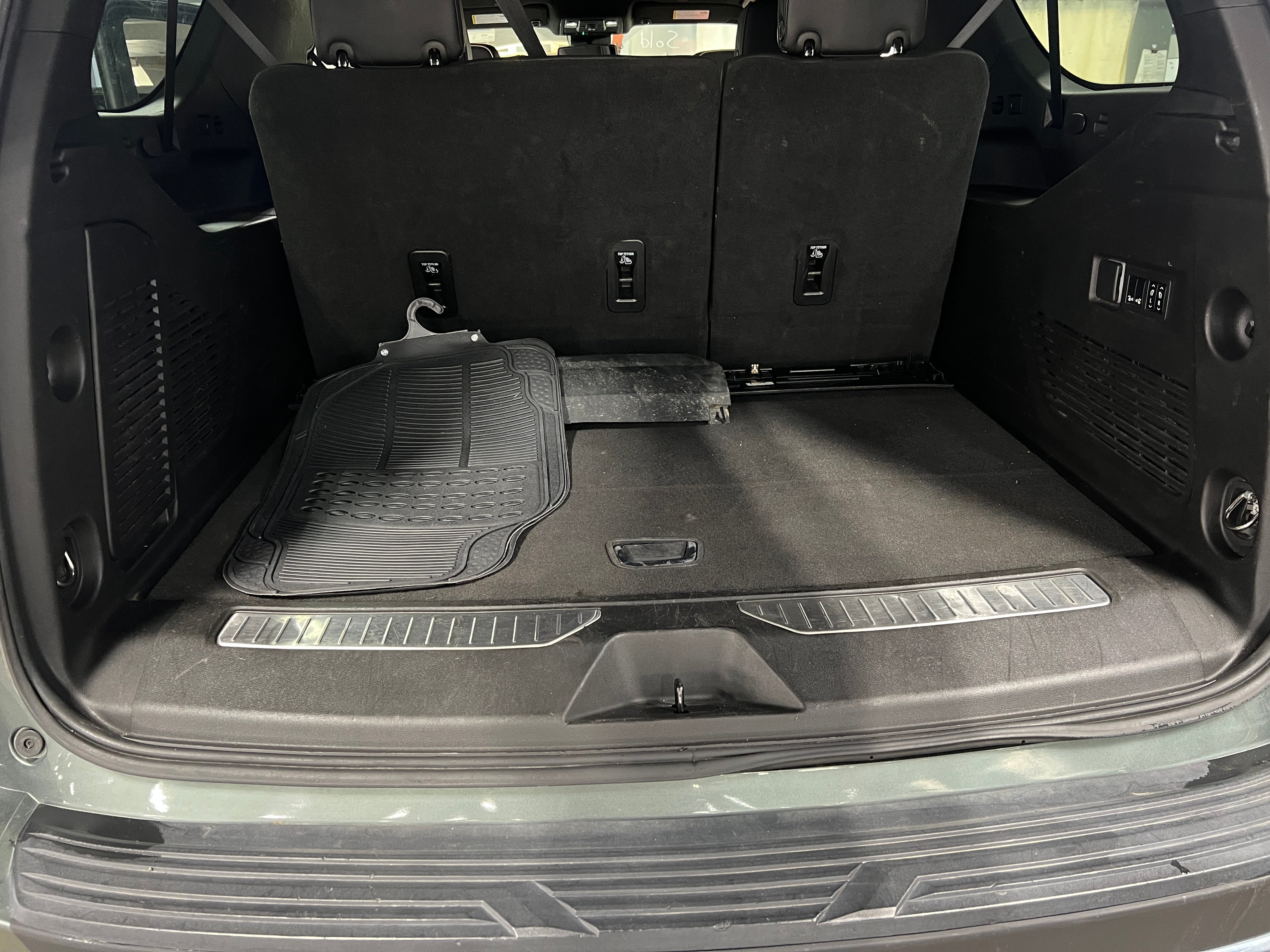 2023 Chevrolet Suburban Premier 6