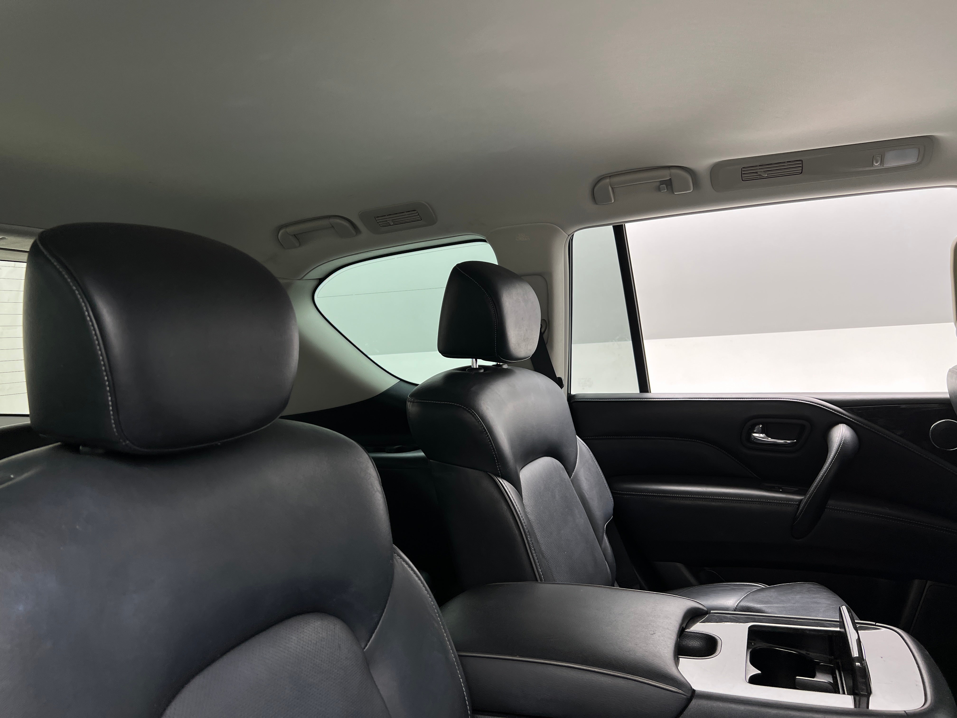 2022 INFINITI QX80 Luxe 5