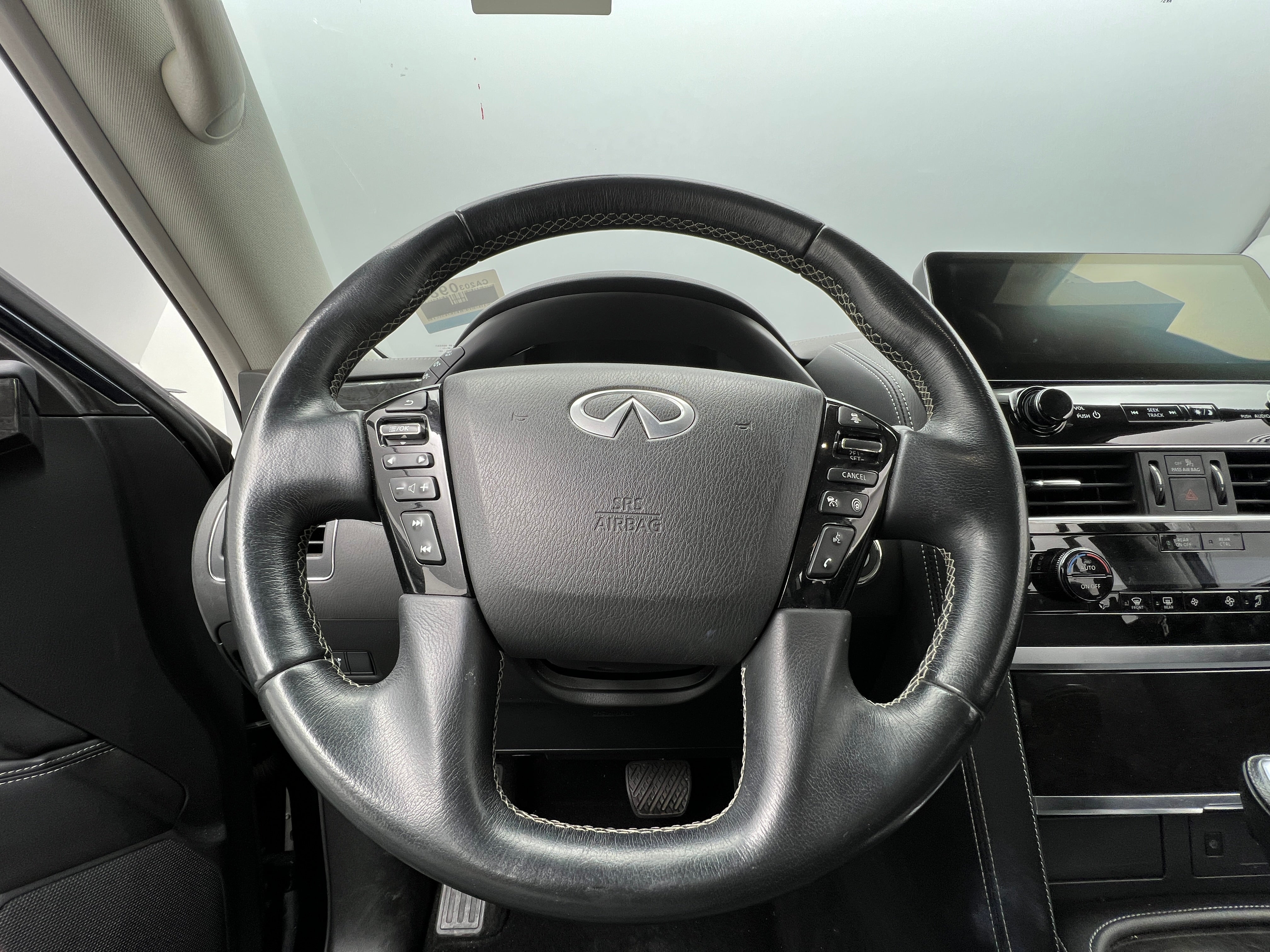 2022 INFINITI QX80 Luxe 4