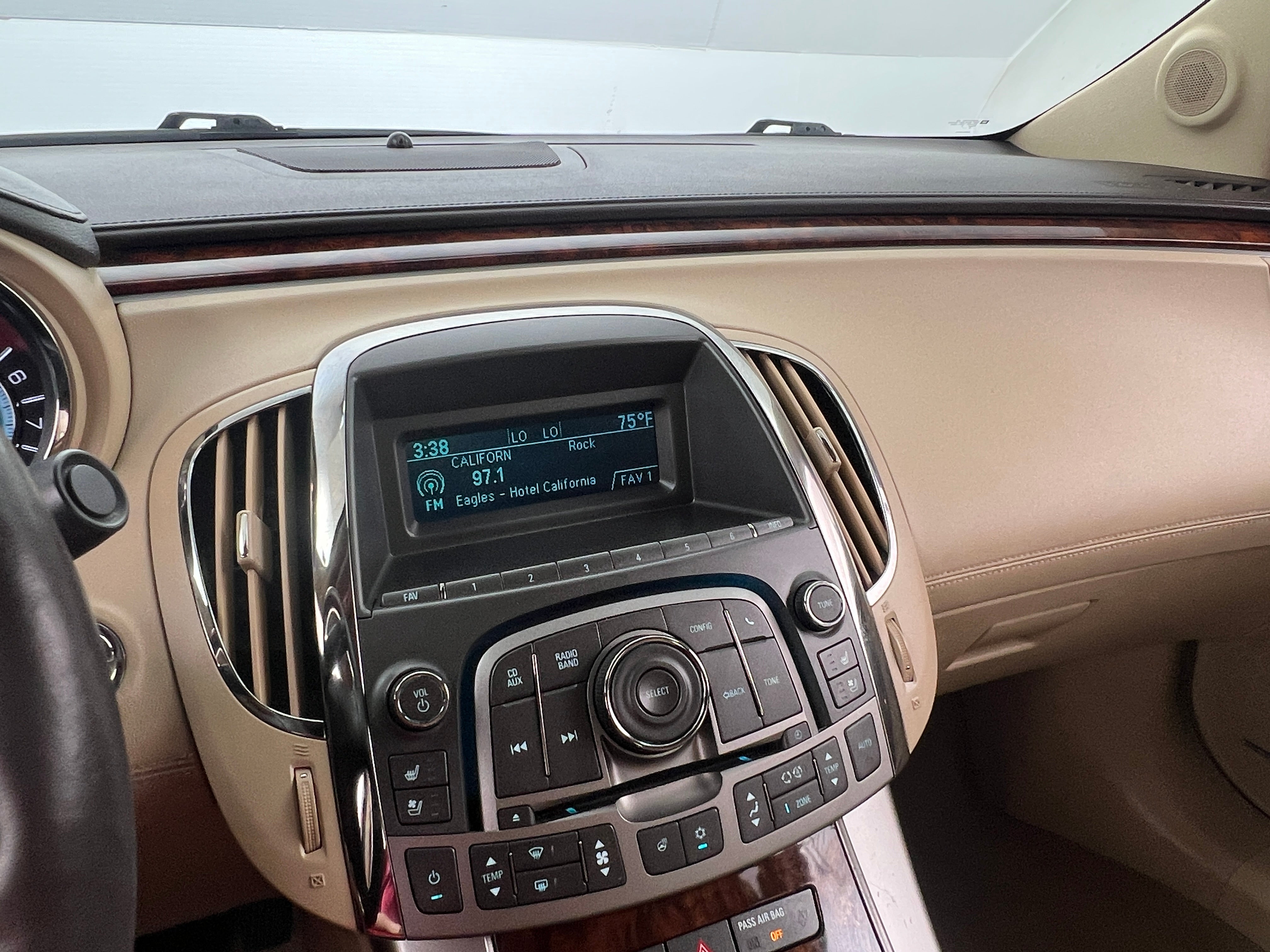 2010 Buick LaCrosse CXS 3