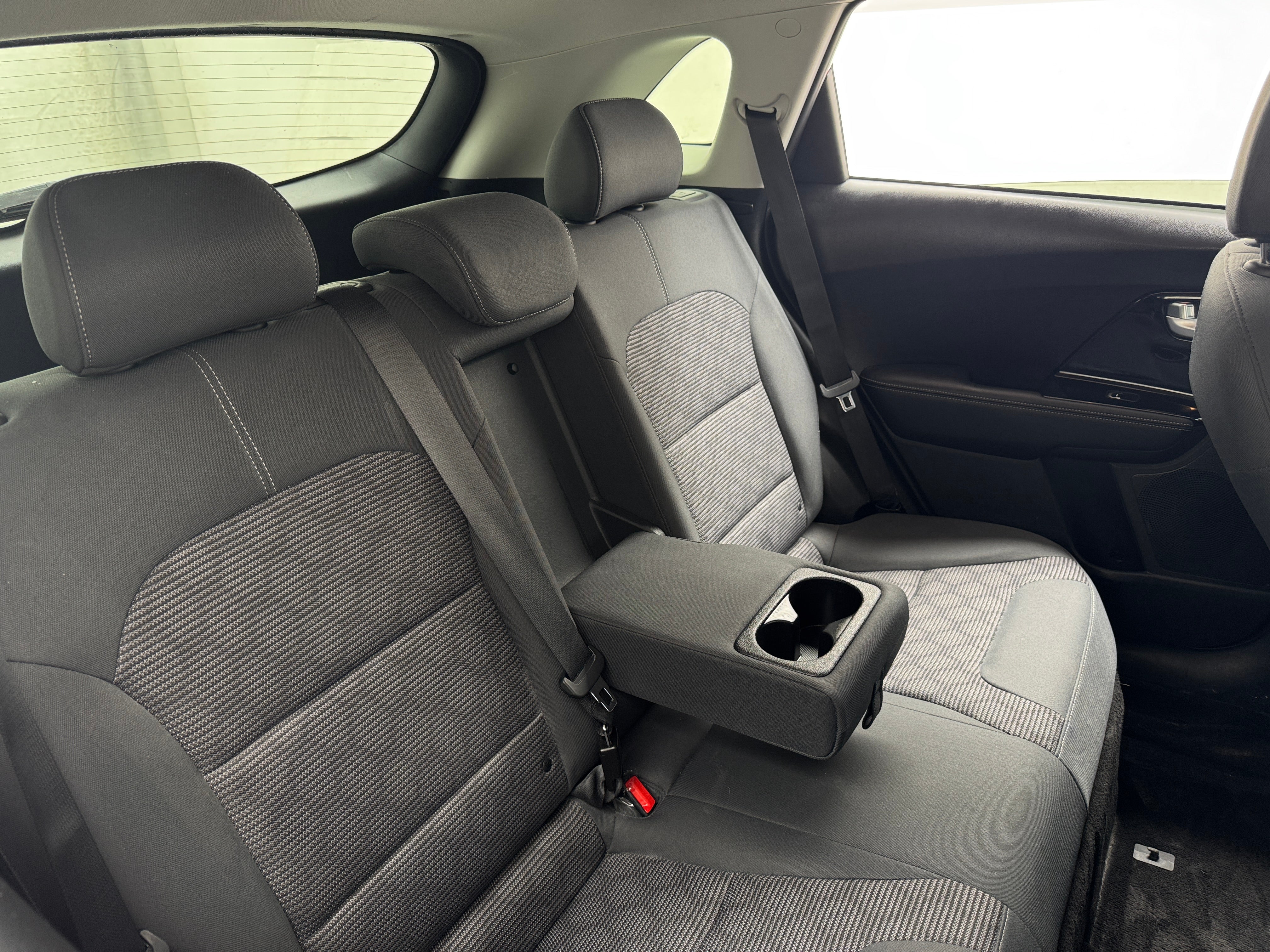 2022 Kia Niro LXS 6