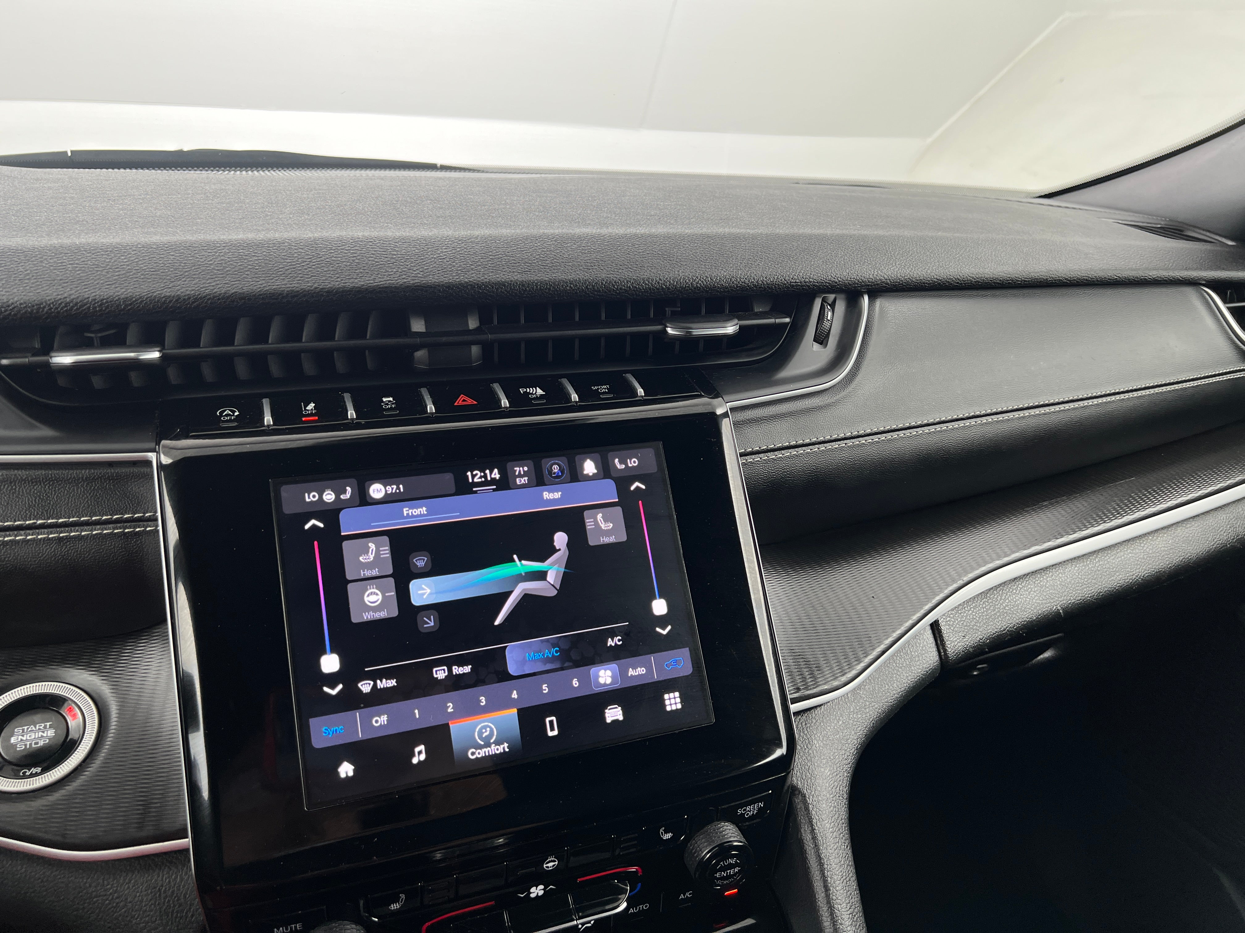 2024 Jeep Grand Cherokee L Altitude 3