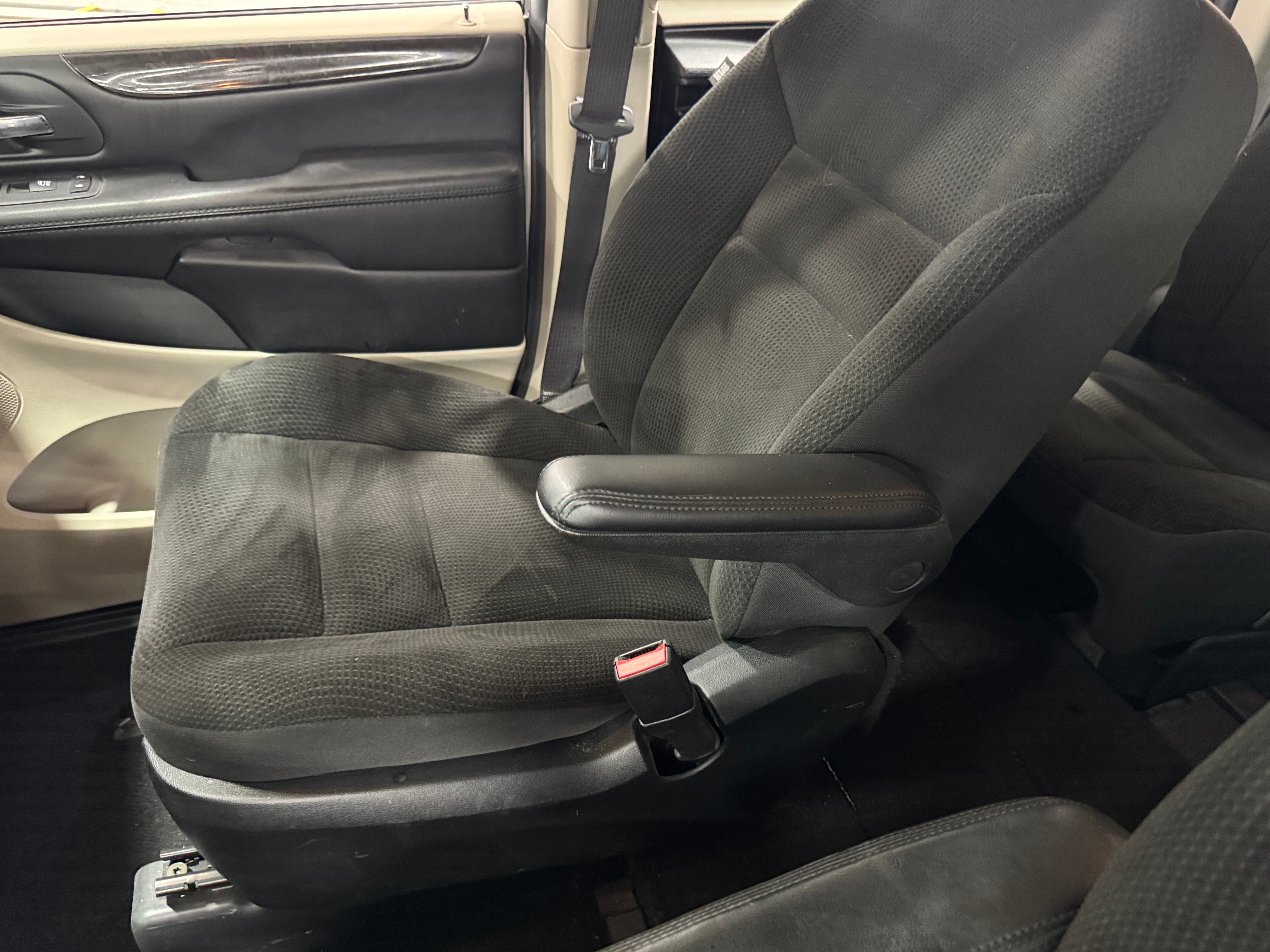 2018 Dodge Grand Caravan SE 2