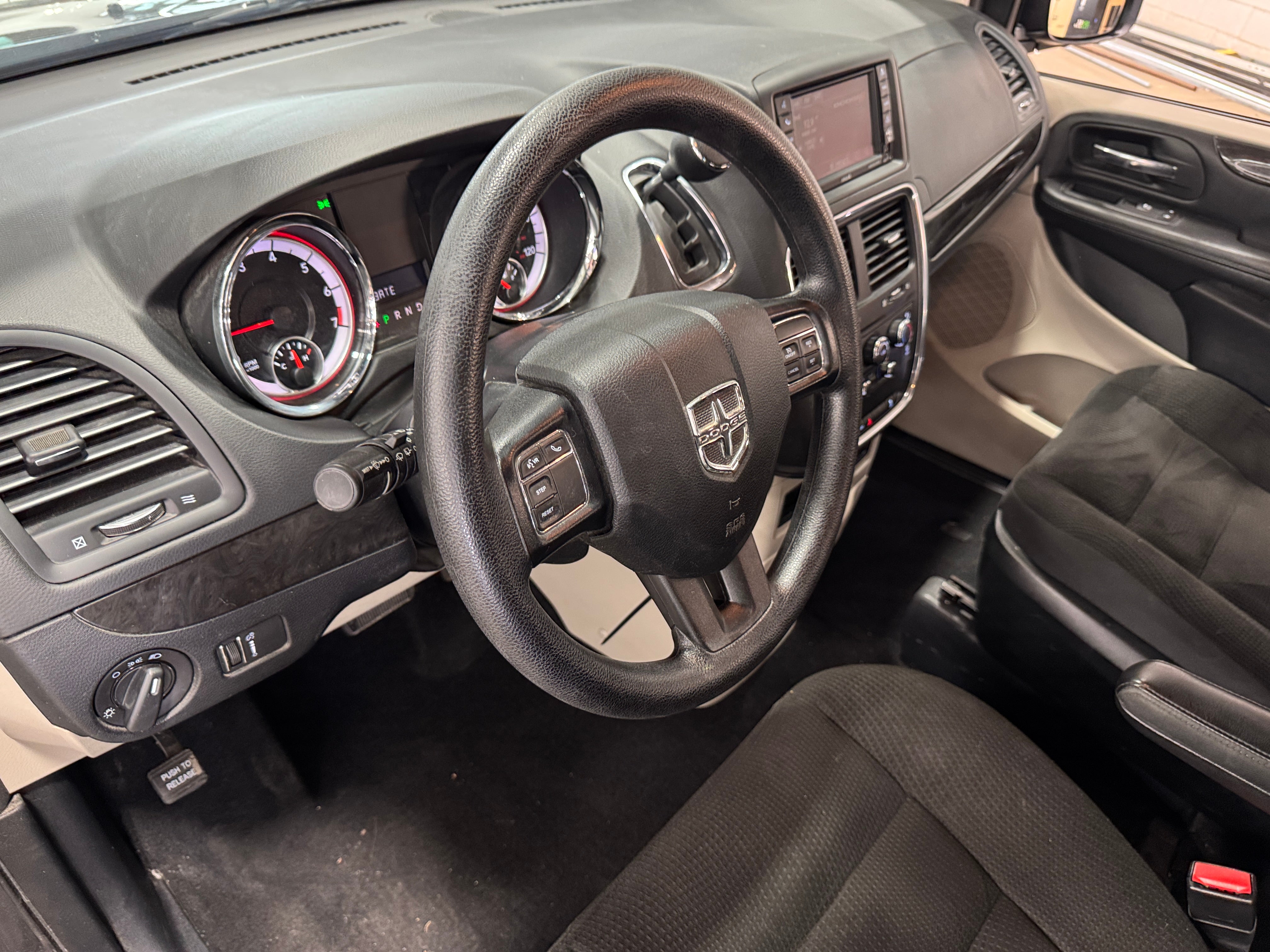 2018 Dodge Grand Caravan SE 3