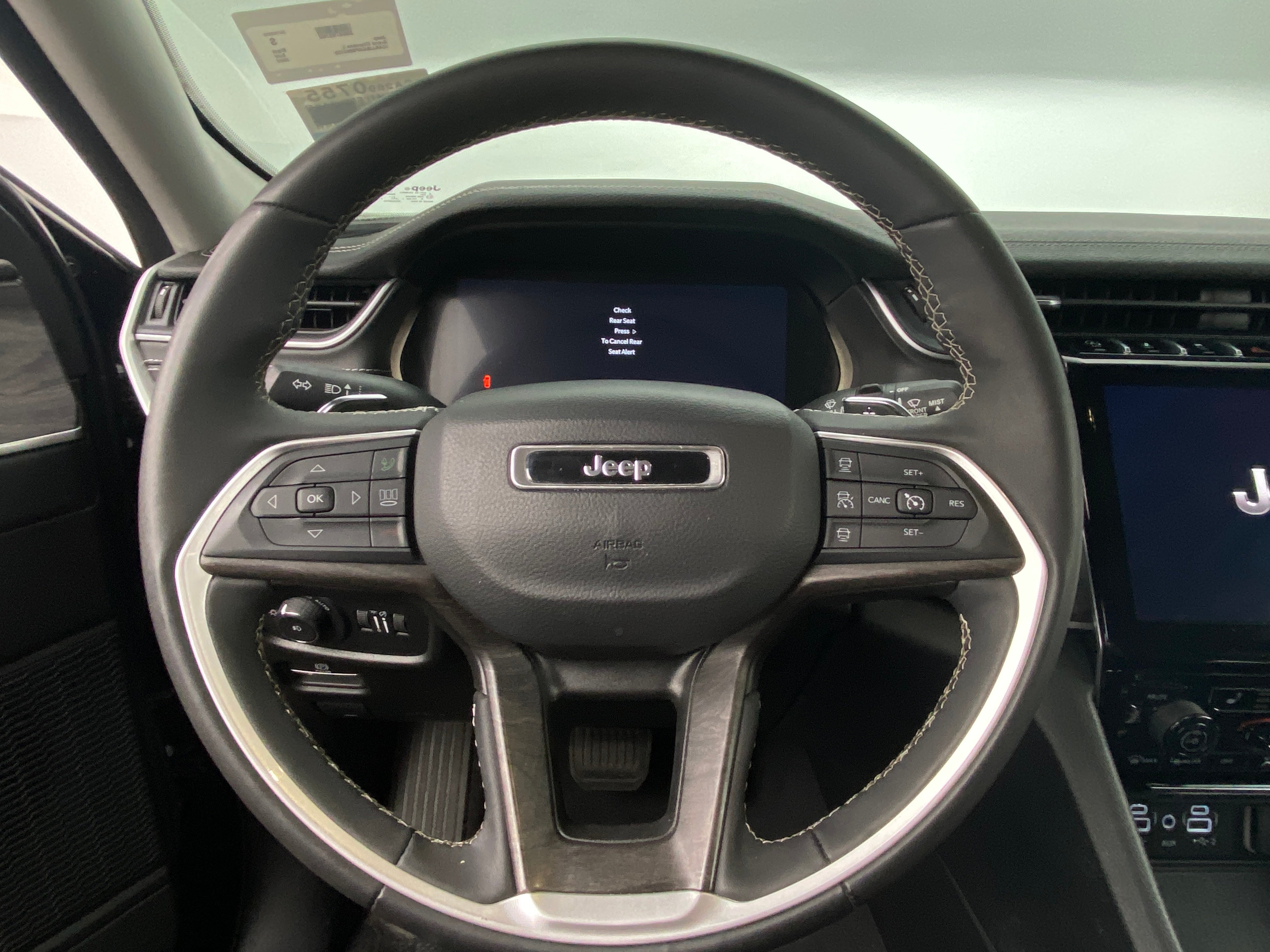 2023 Jeep Grand Cherokee L Limited Edition 4