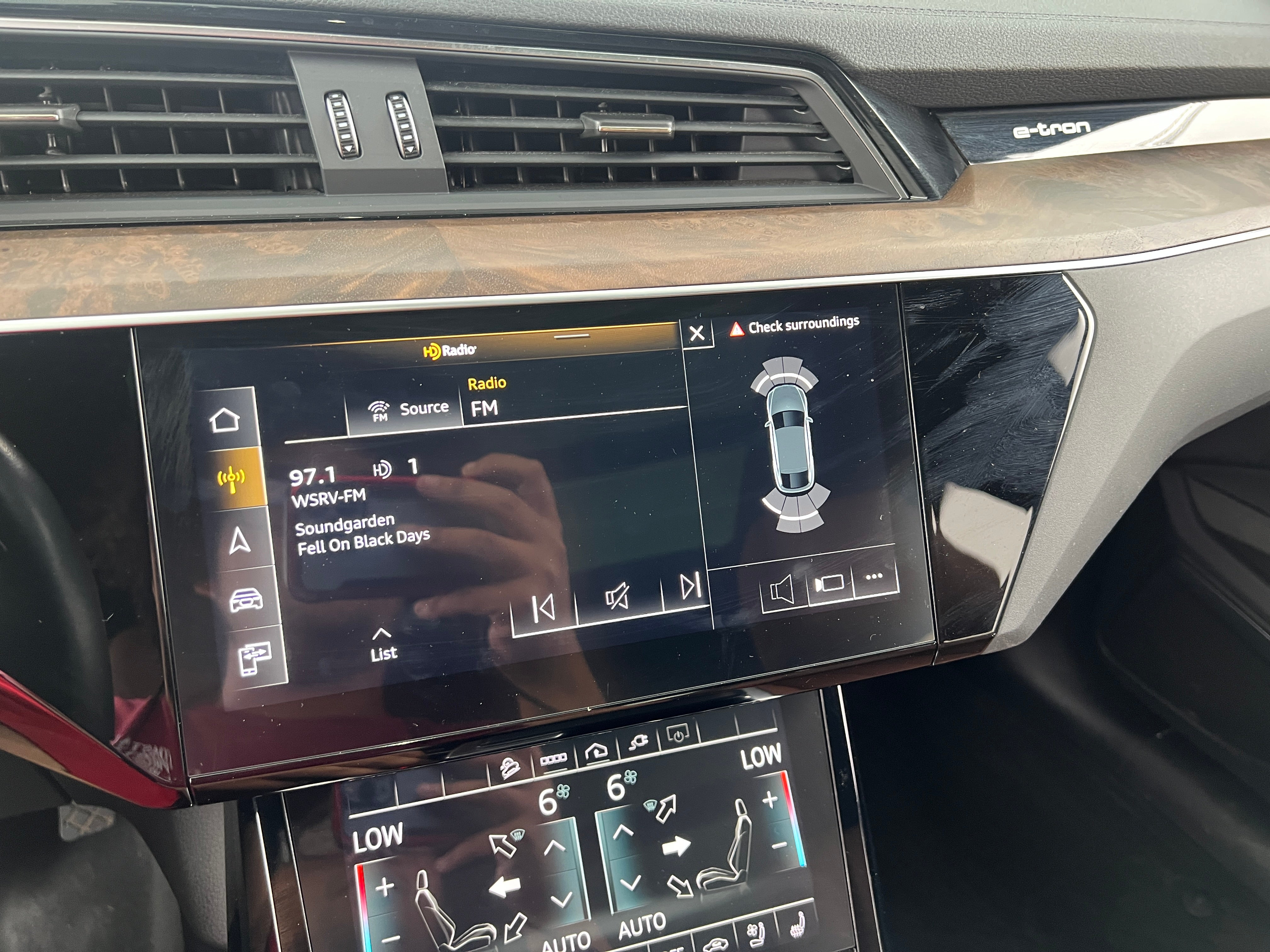 2022 Audi e-tron S Premium Plus 3