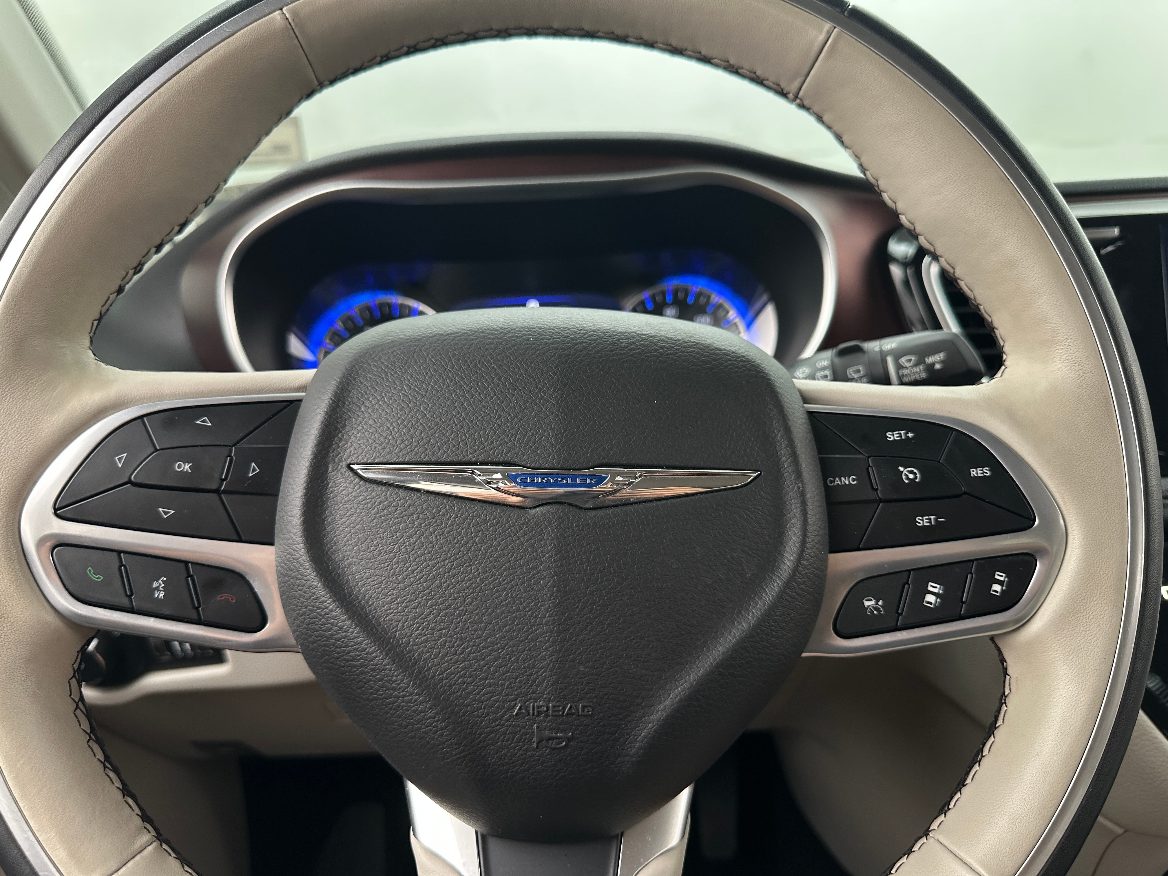2020 Chrysler Pacifica Limited 4