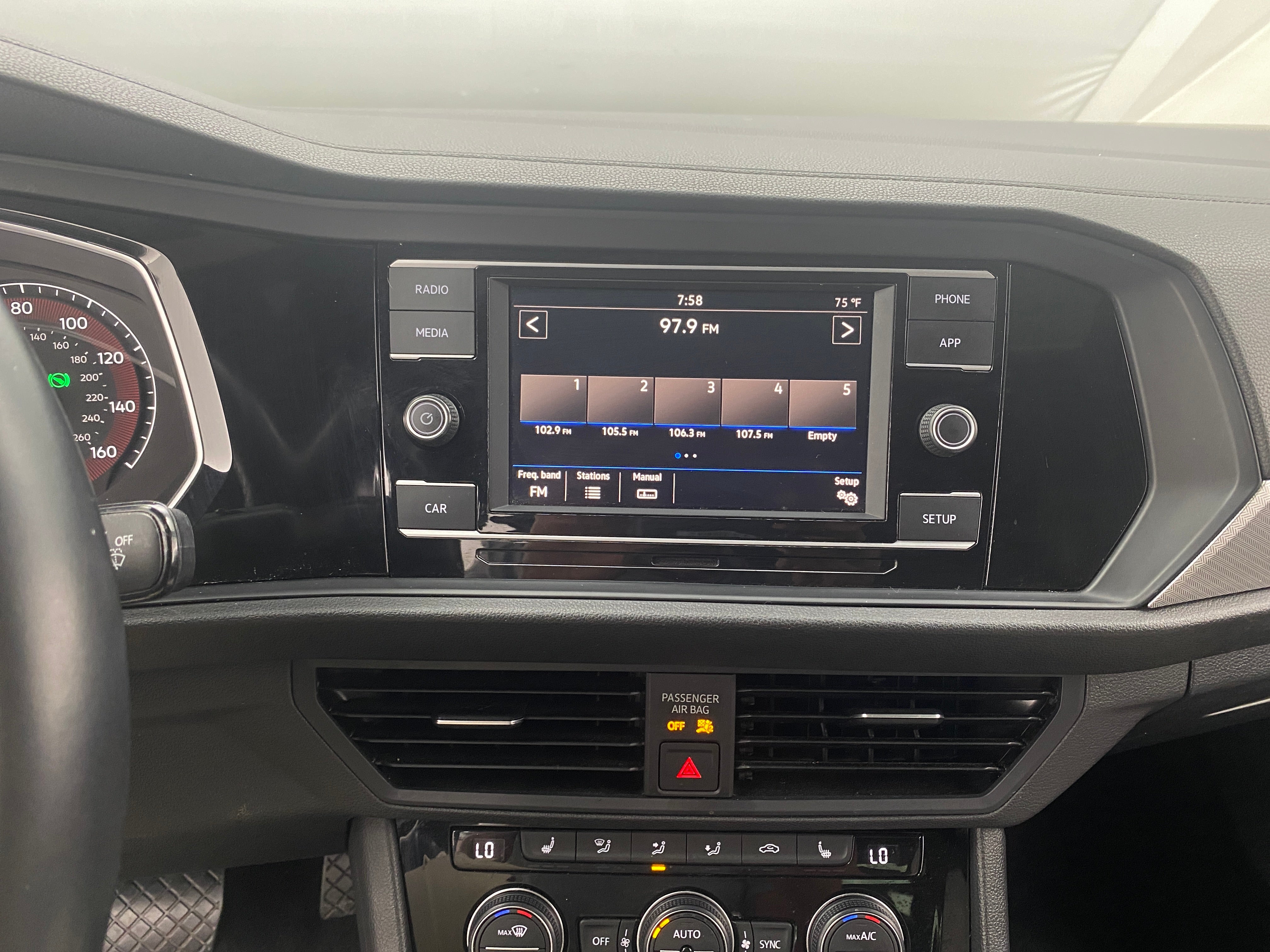 2019 Volkswagen Jetta R-Line 3