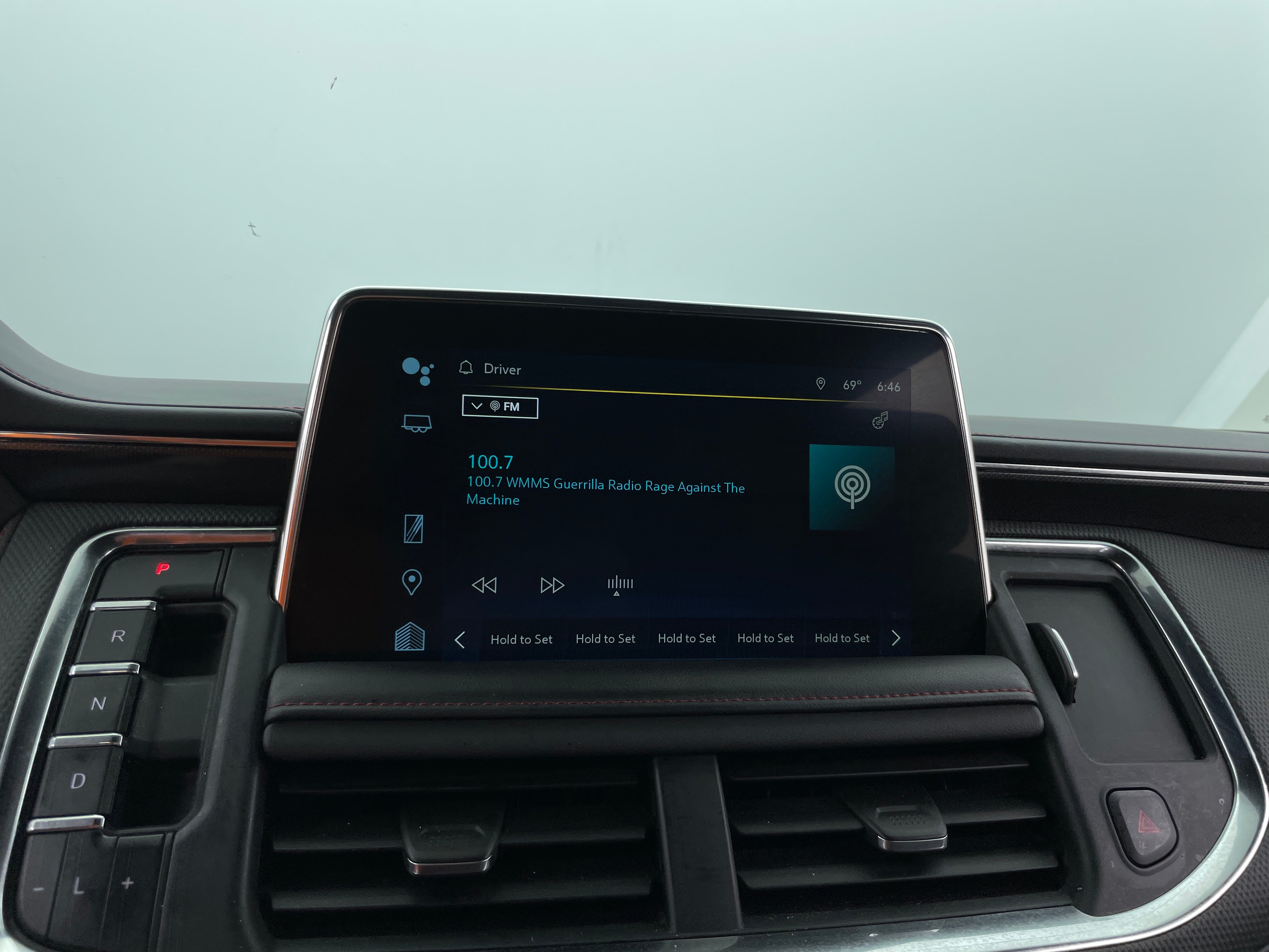 2022 Chevrolet Suburban RST 3