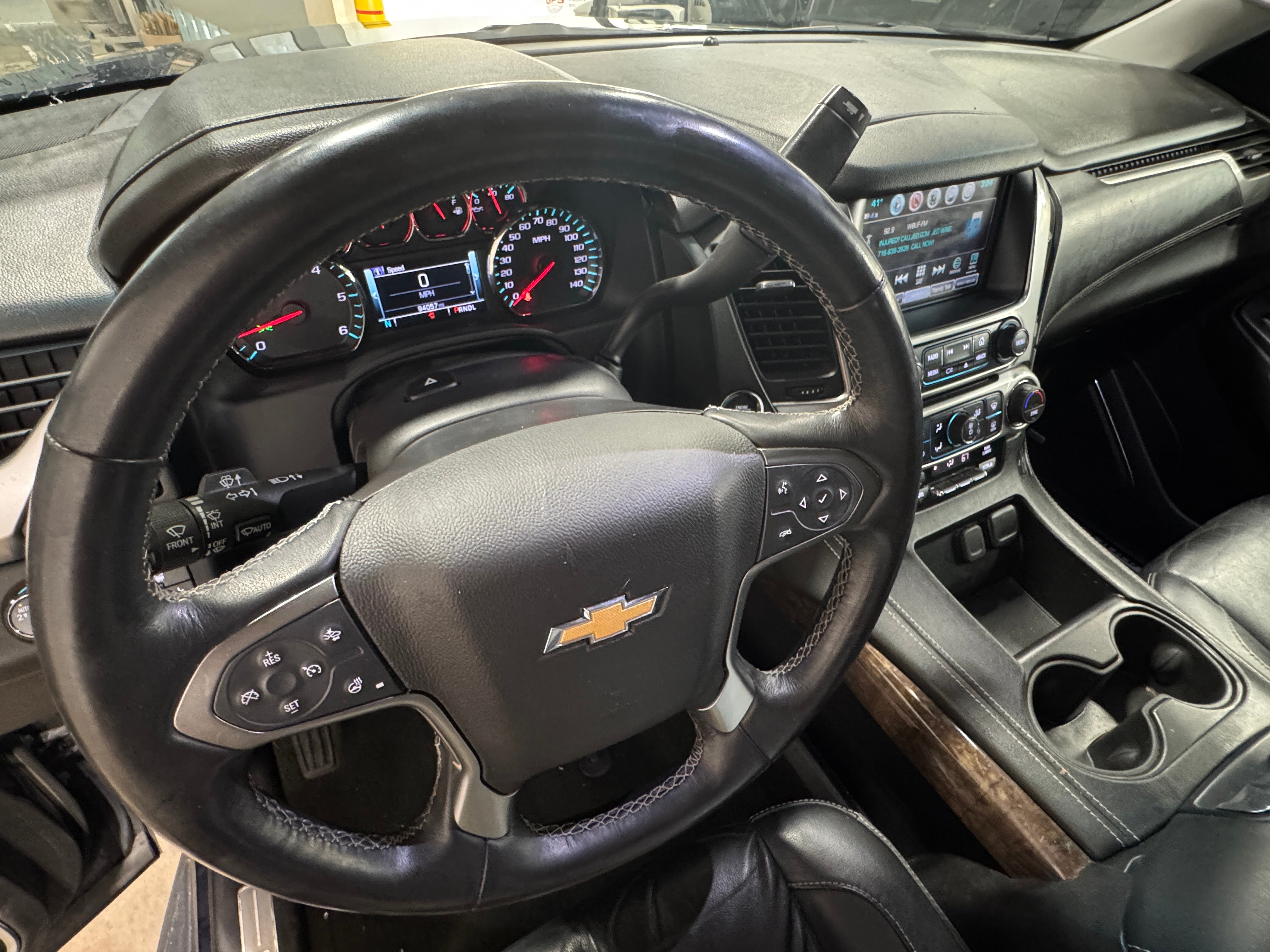2019 Chevrolet Suburban LT 2