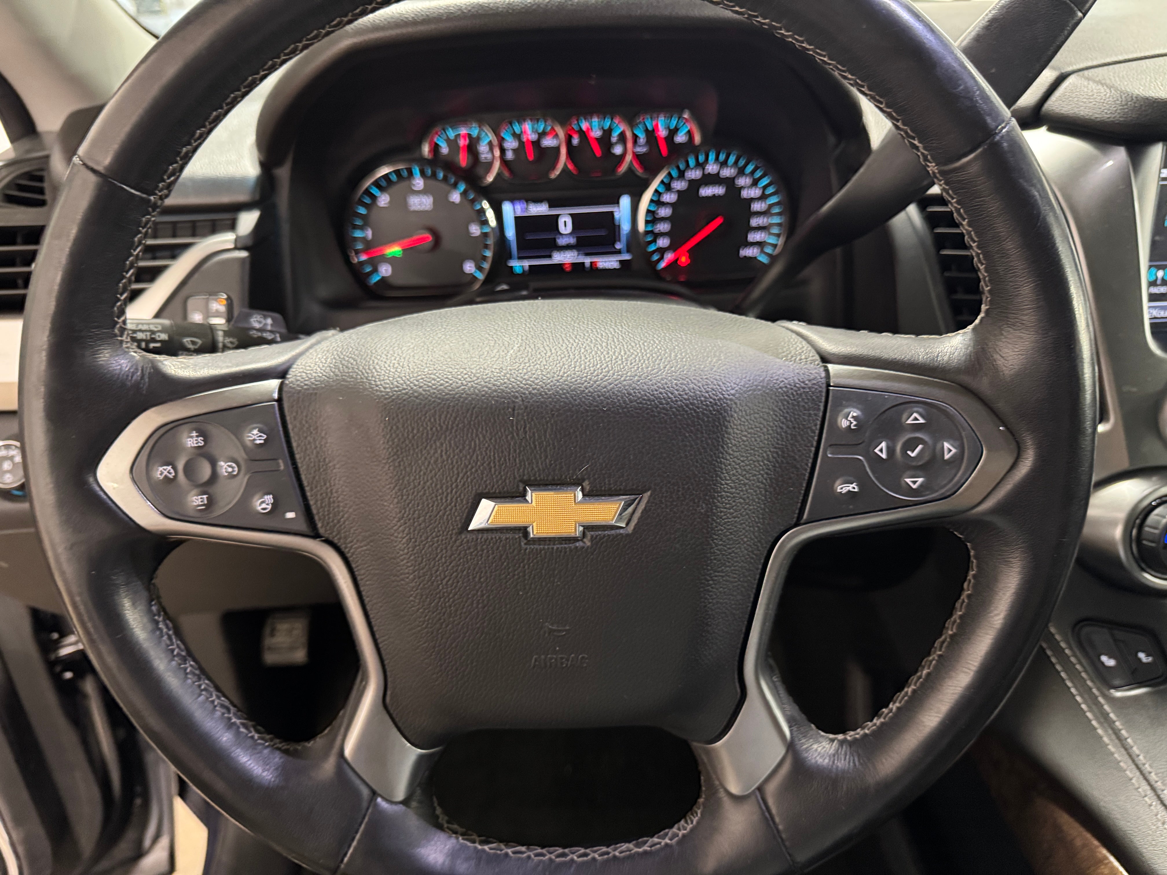 2019 Chevrolet Suburban LT 4
