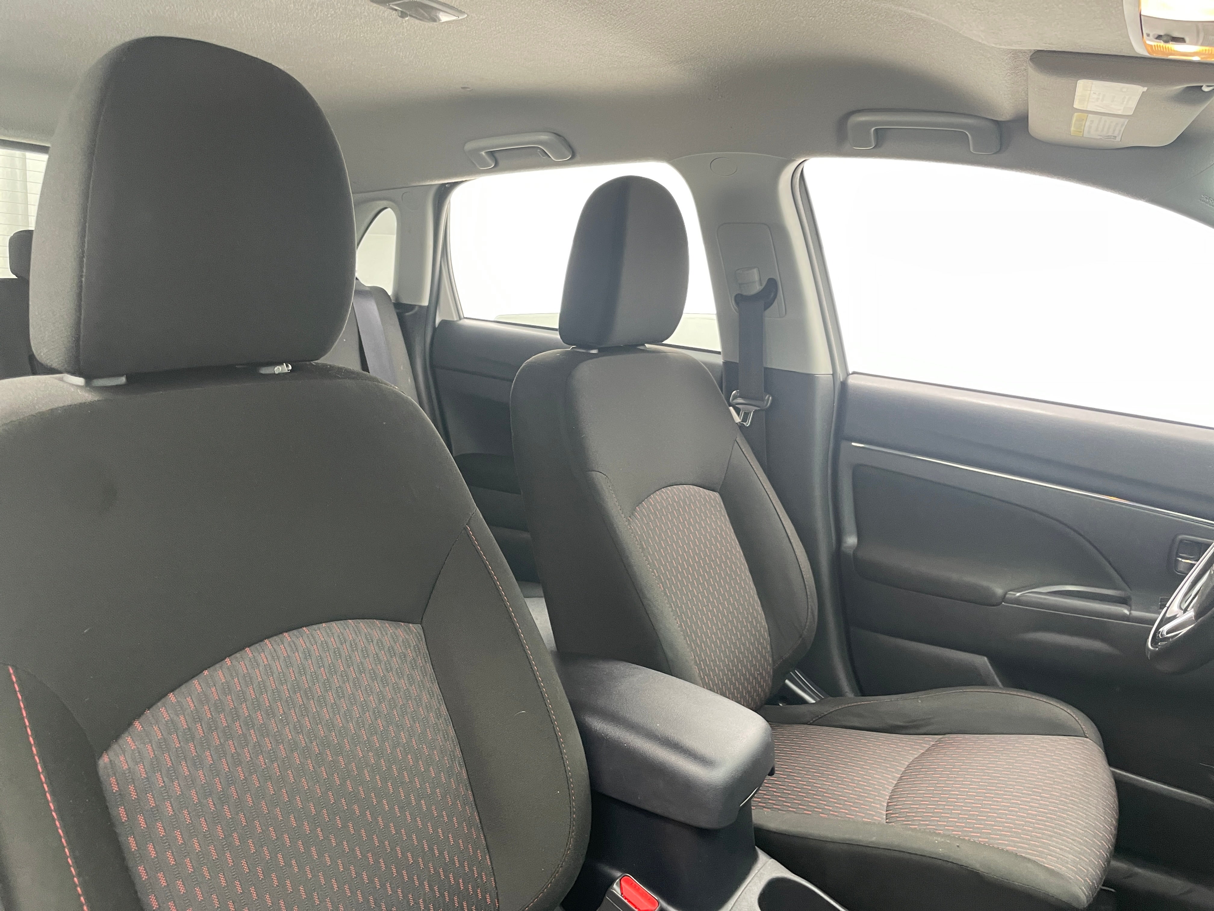 2017 Mitsubishi Outlander Sport SE 2