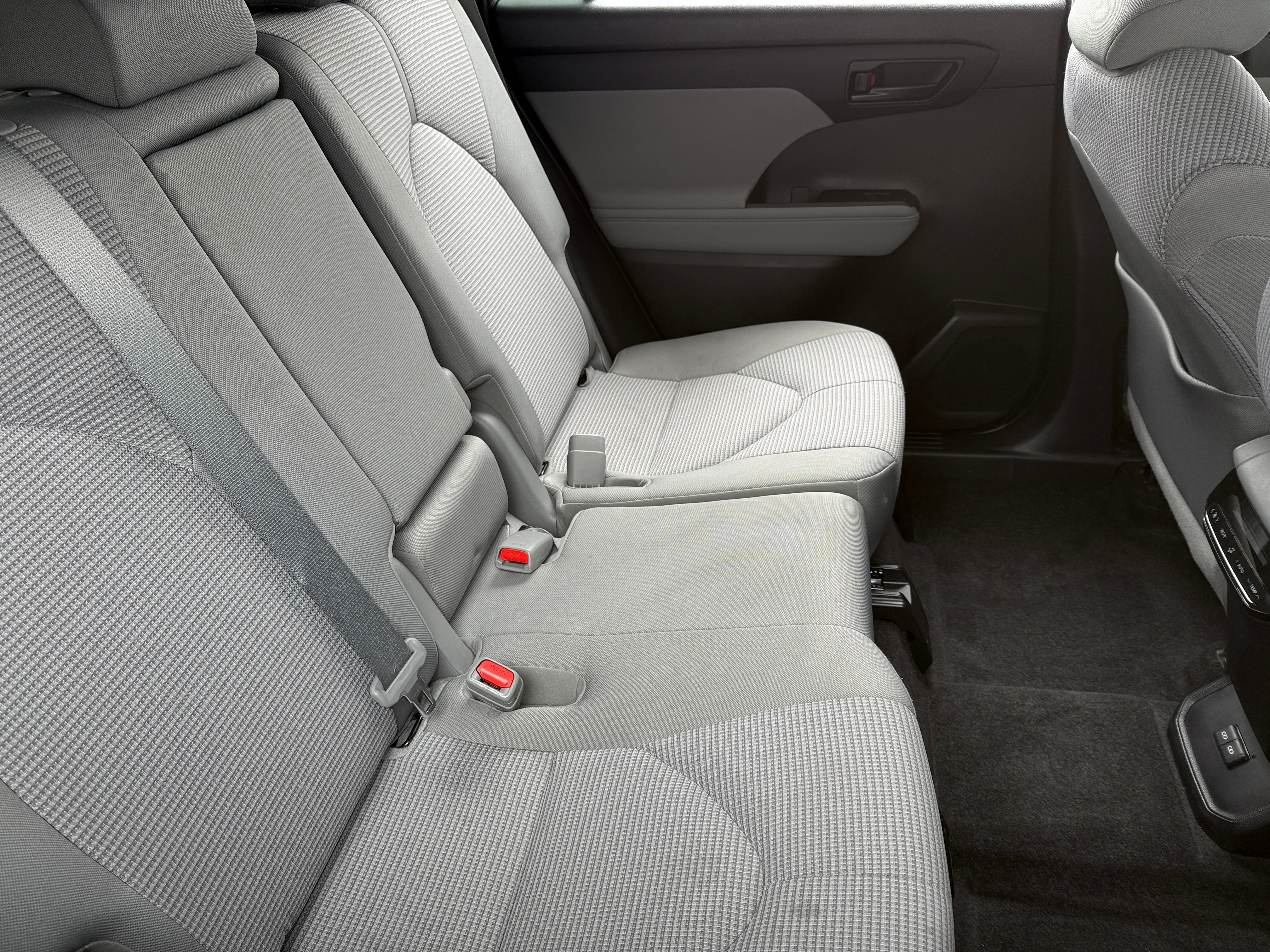 2023 Toyota Highlander LE 6