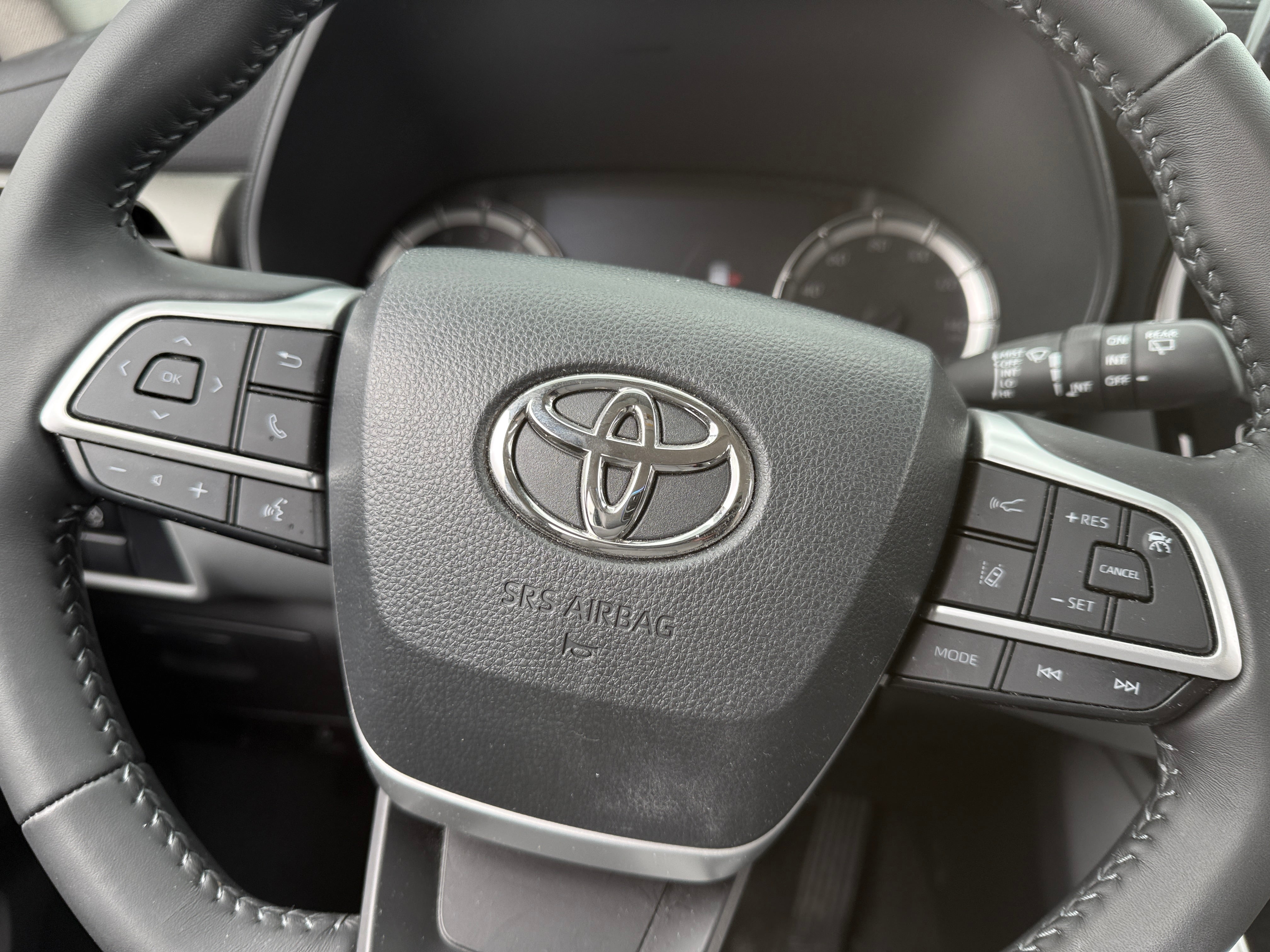 2023 Toyota Highlander LE 5