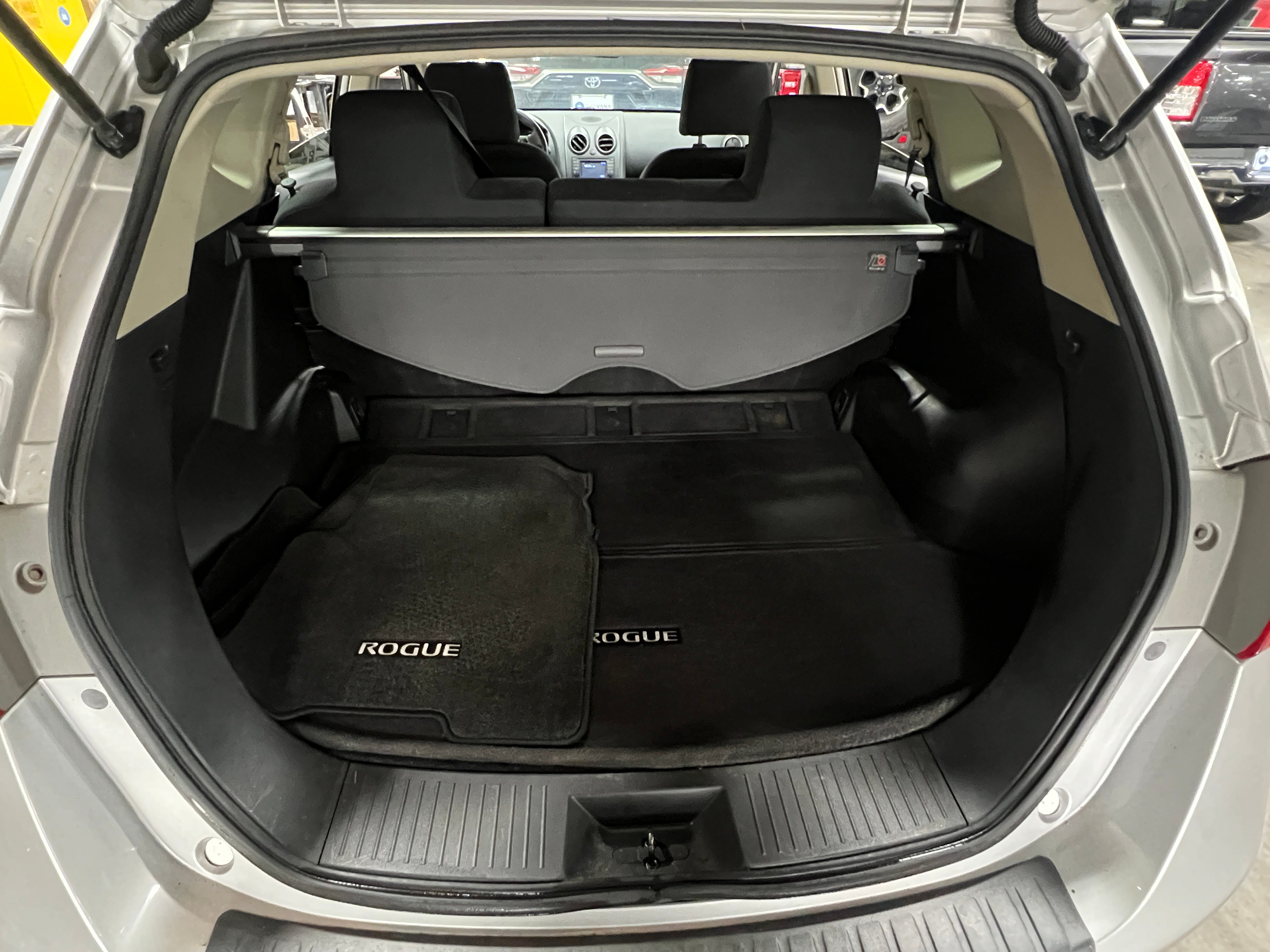 2011 Nissan Rogue SV 7