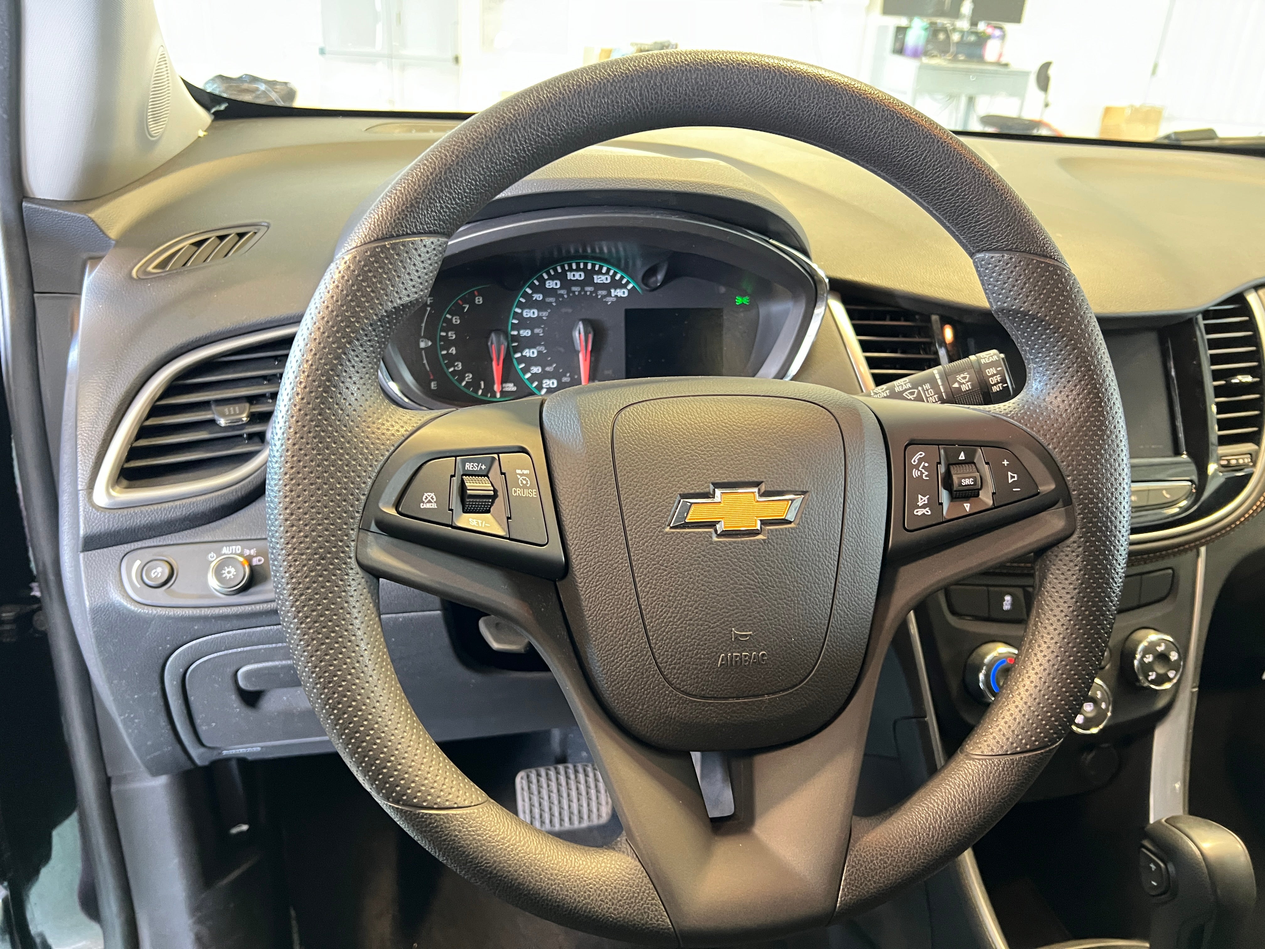 2022 Chevrolet Trax LS 5