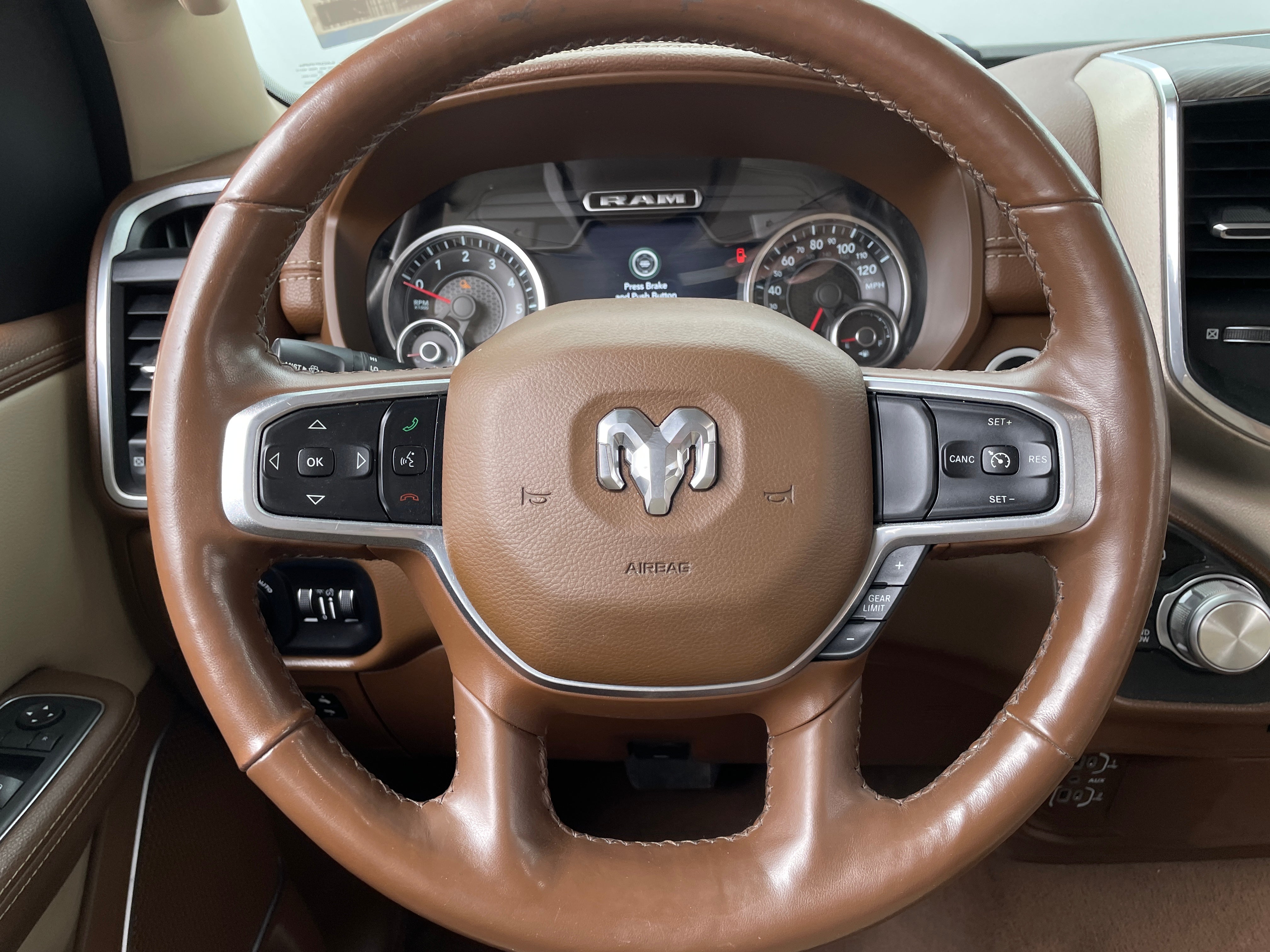 2019 RAM 1500 Laramie 4