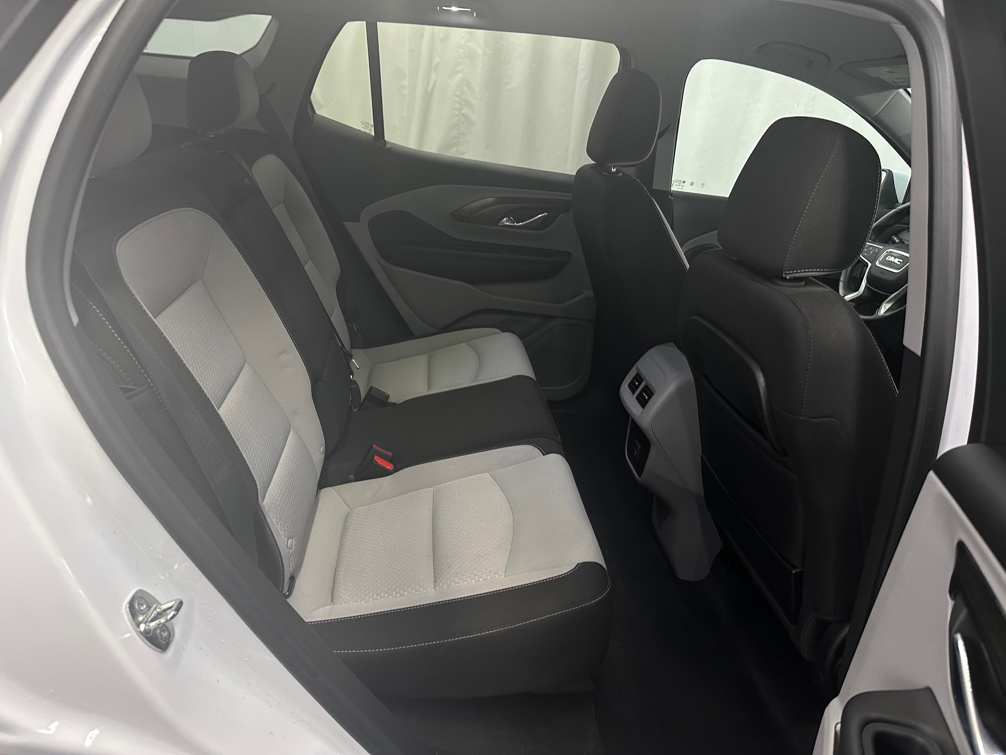 2023 GMC Terrain SLE 6
