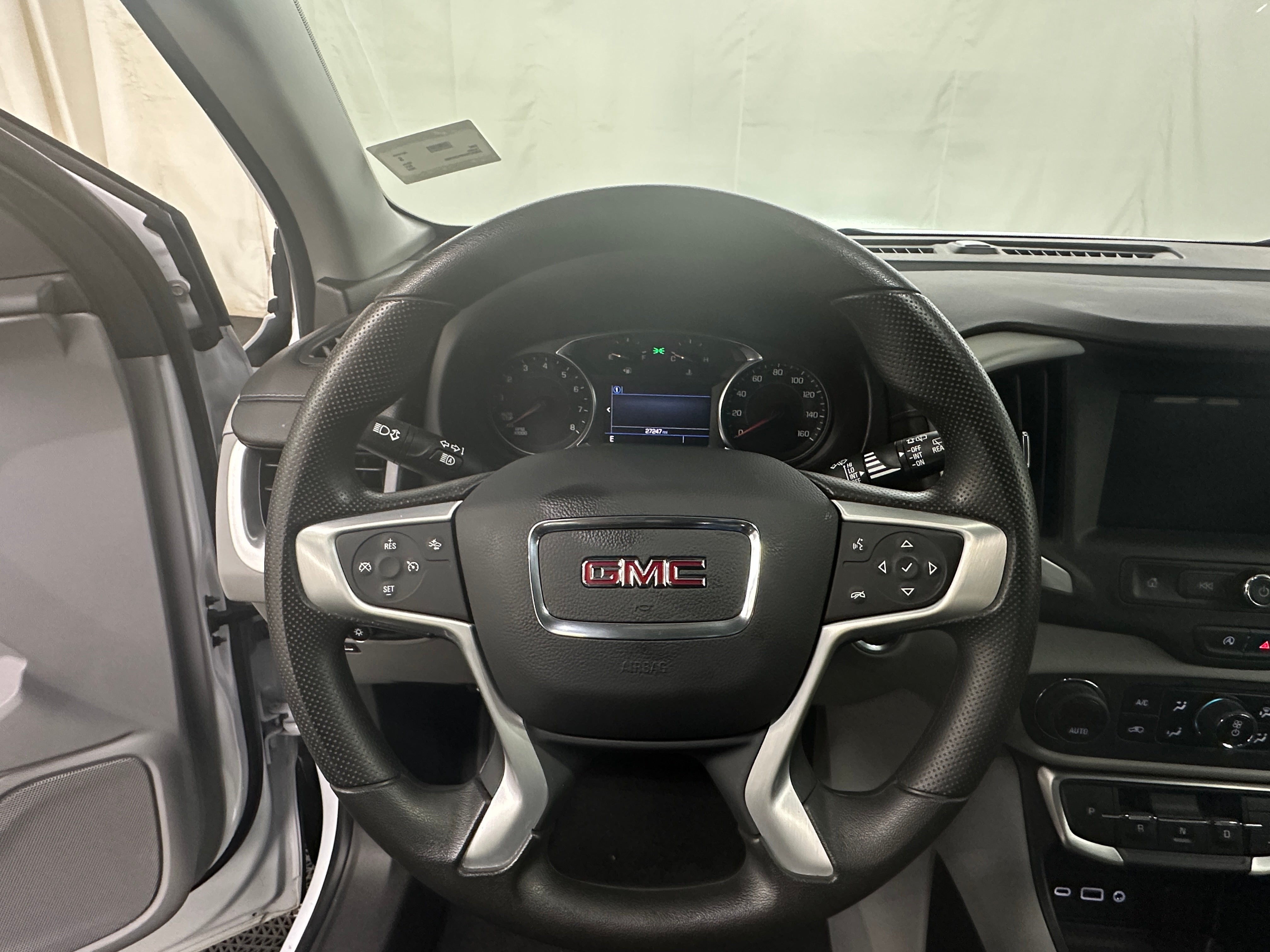 2023 GMC Terrain SLE 5