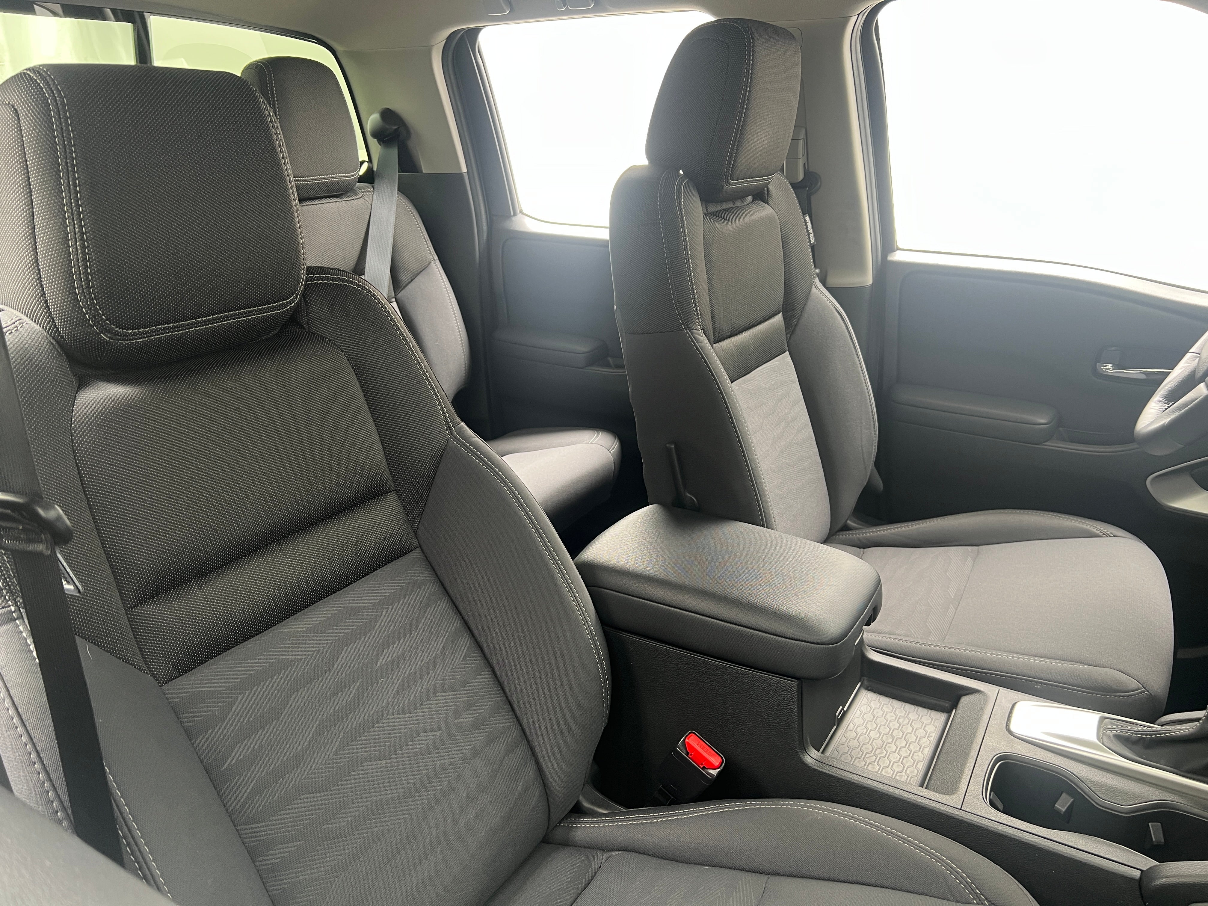 2024 Nissan Frontier SV 2
